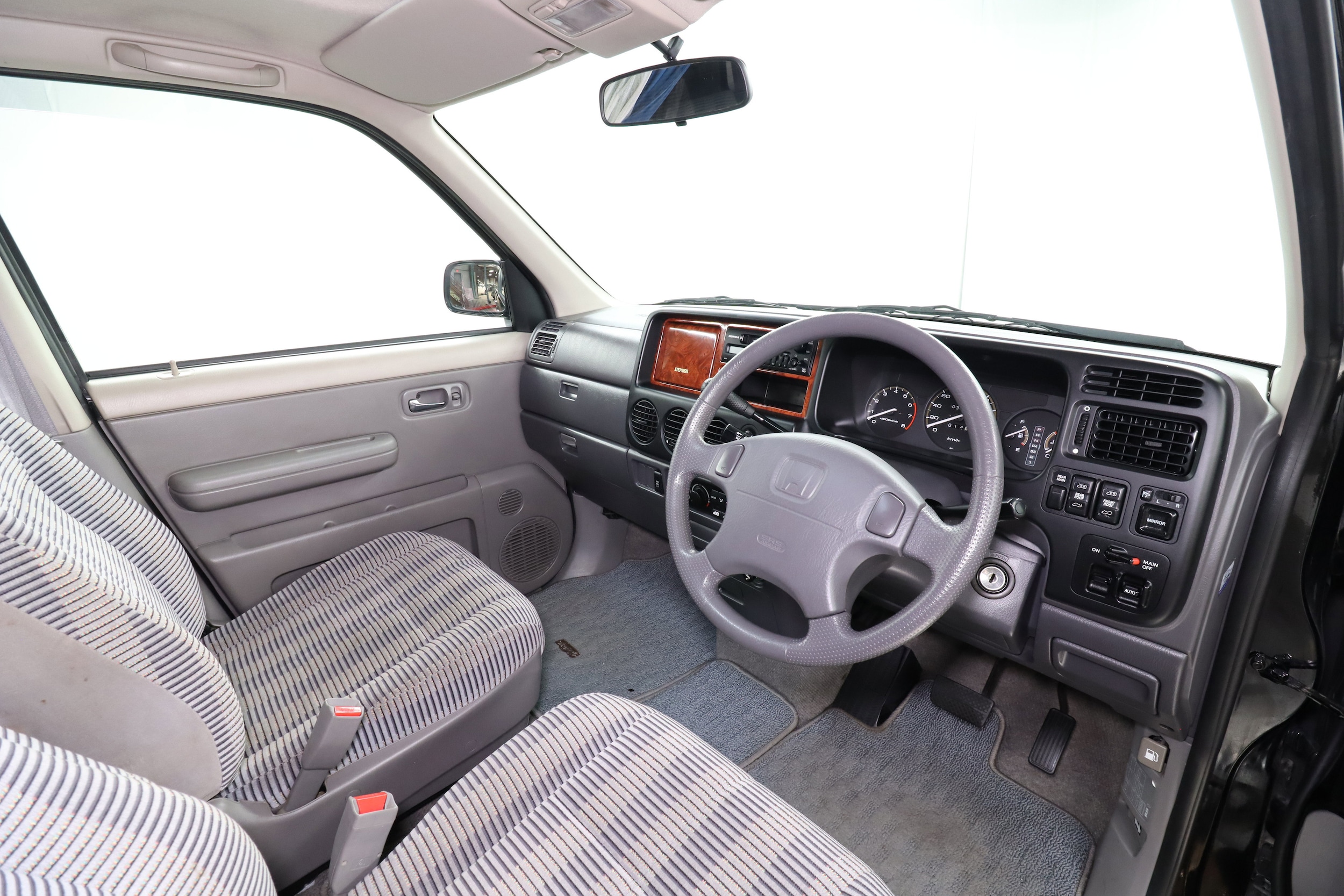 1996 Honda StepWgn 11