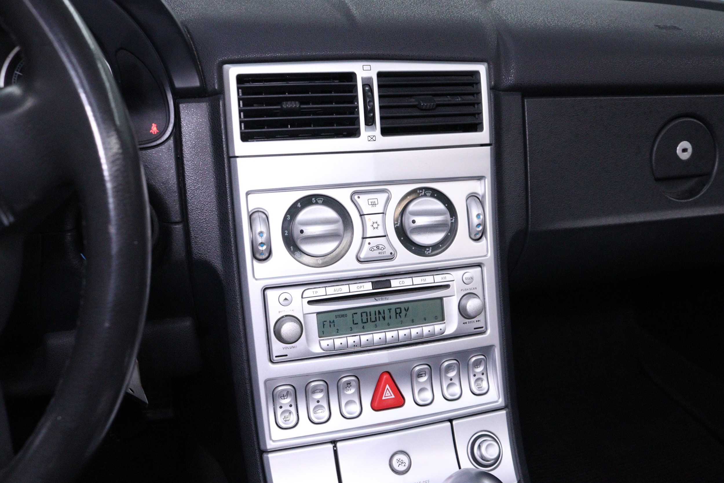 2005 Chrysler Crossfire 18
