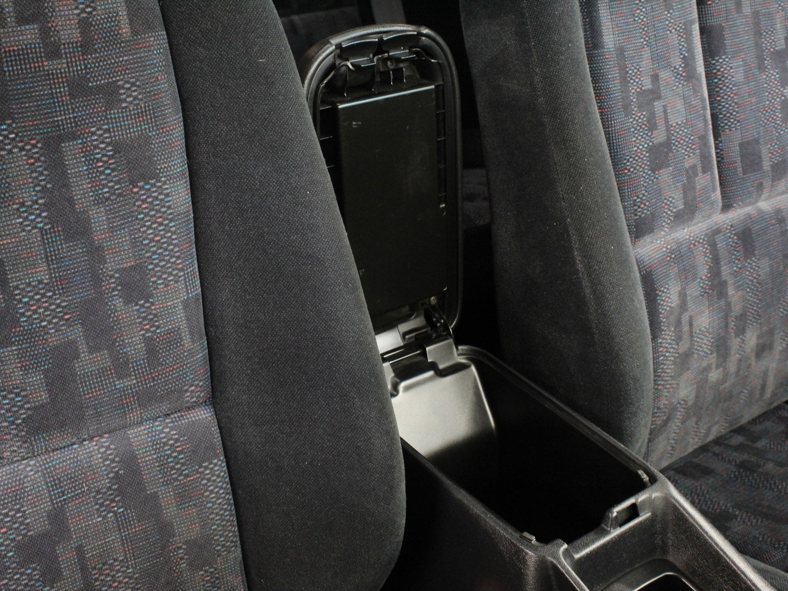 1997 Mitsubishi Legnum 47