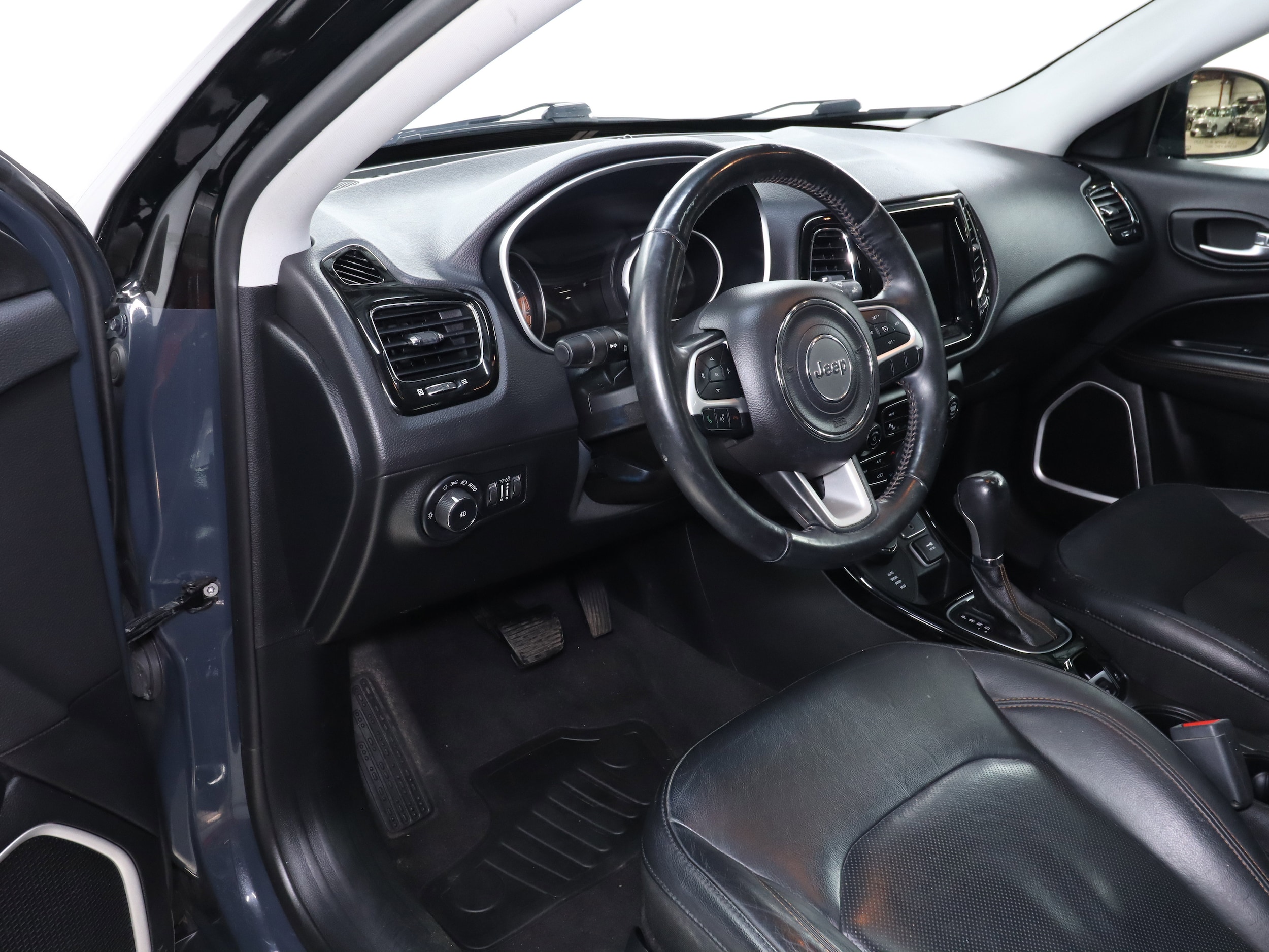 2018 Jeep Compass 9