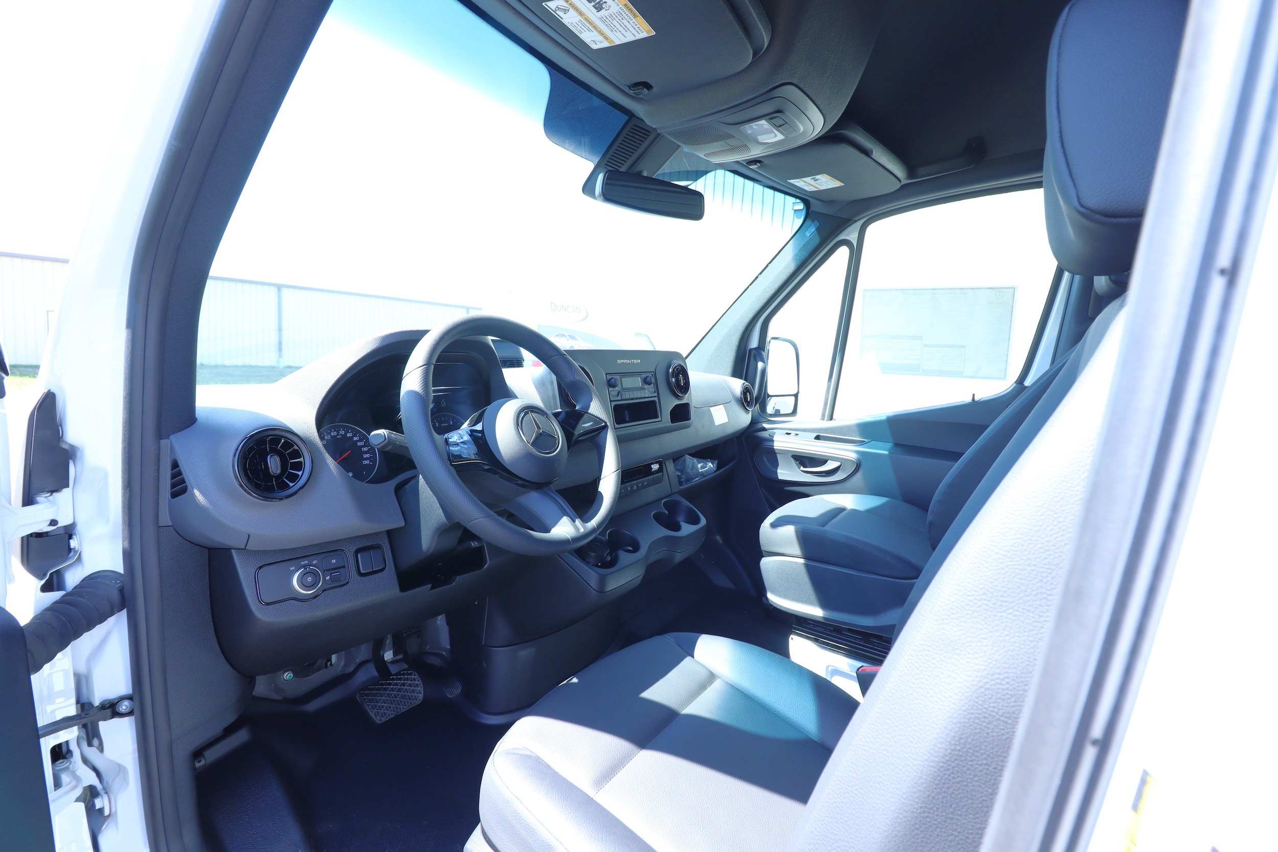 2025 Mercedes-Benz Sprinter 2500 9