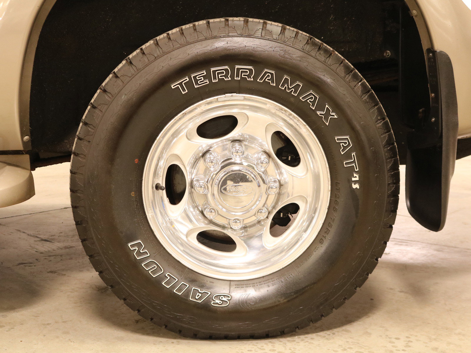 2000 Ford Excursion 33