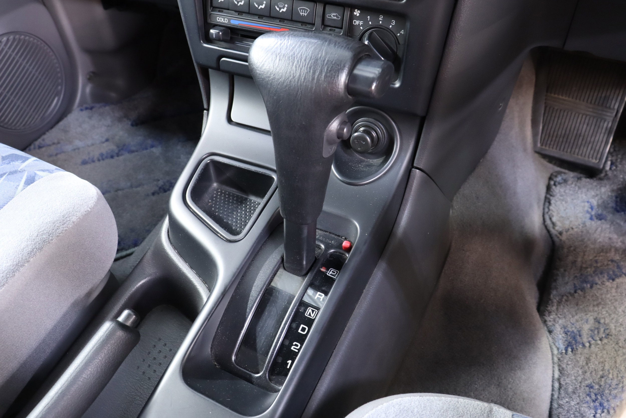 1999 Nissan Terrano 17