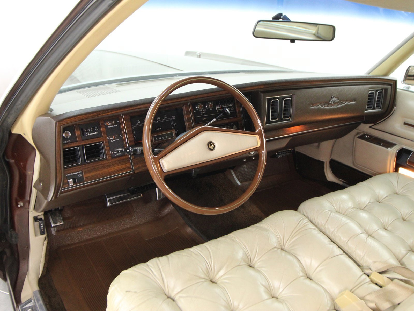 1975 Chrysler Imperial 18