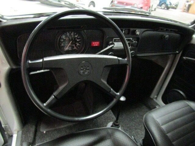 1977 Volkswagen Beetle 15