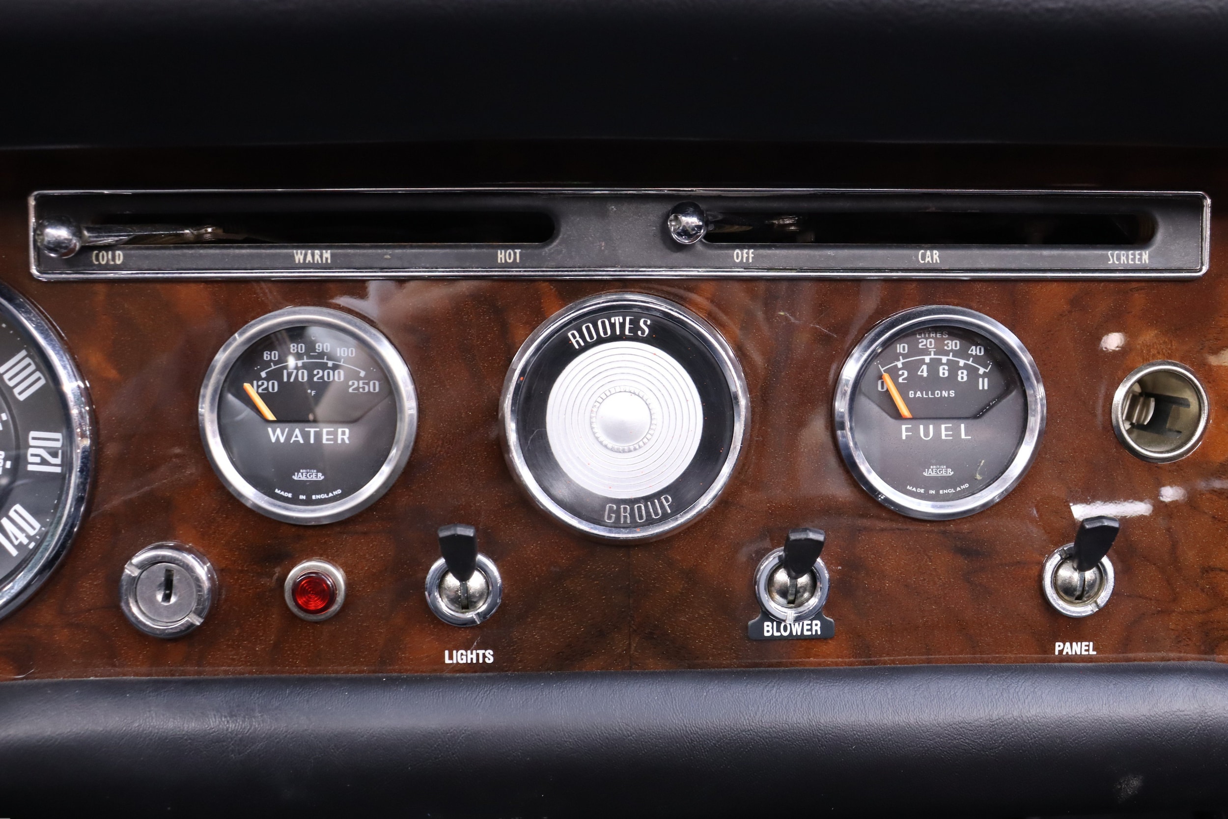 1964 Sunbeam Tiger 42