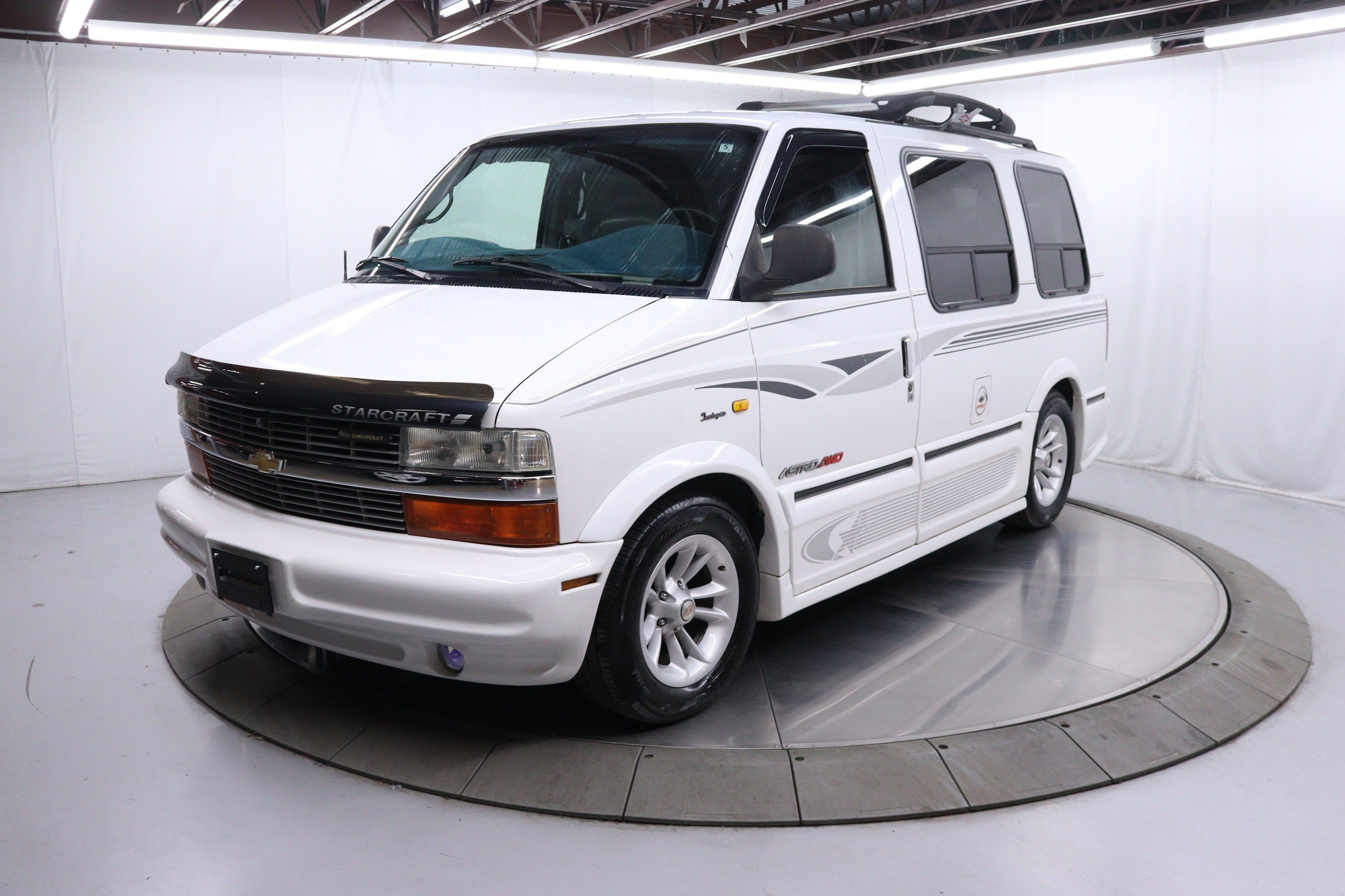 2001 Chevrolet Astro Cargo Van 2