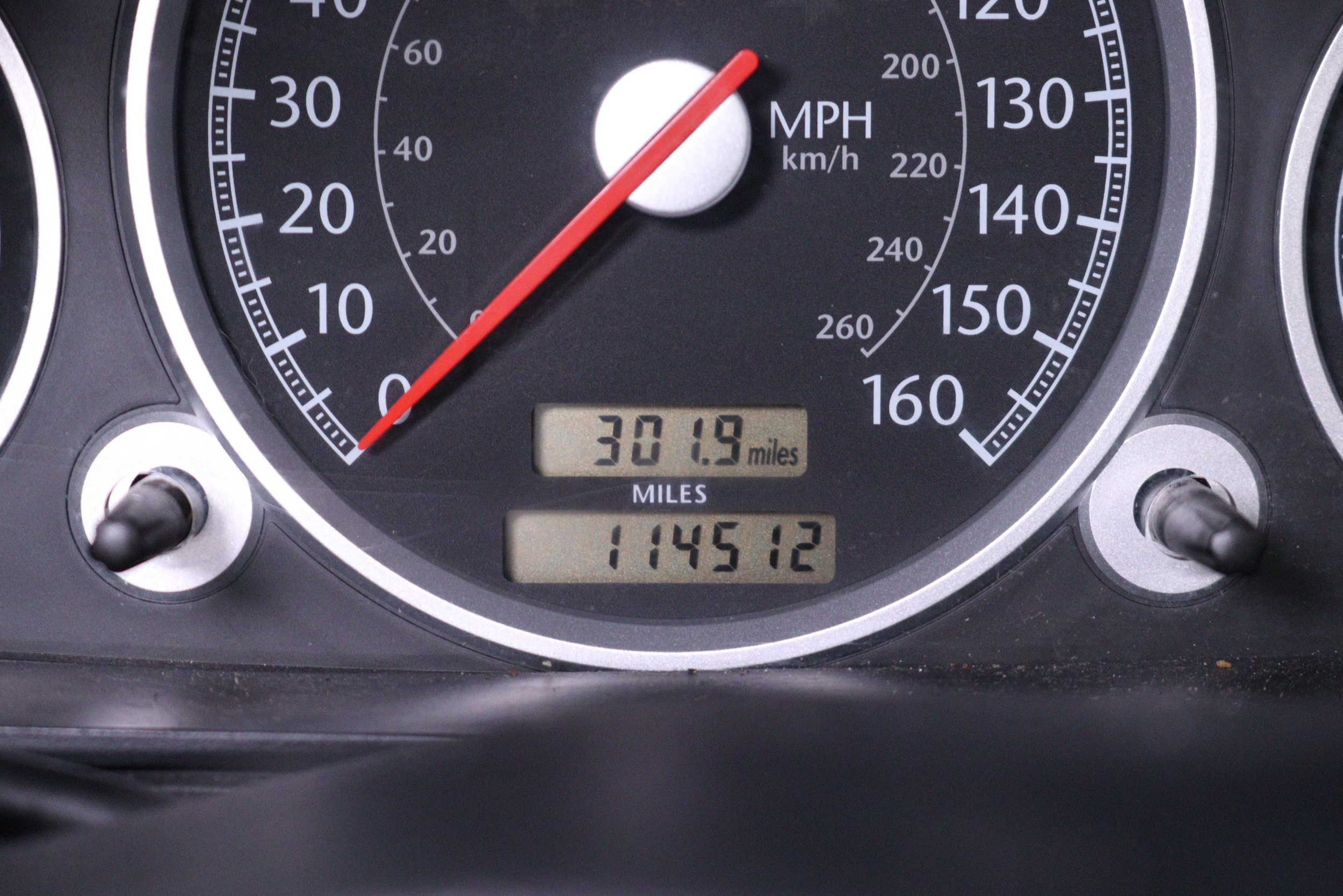 2005 Chrysler Crossfire 63