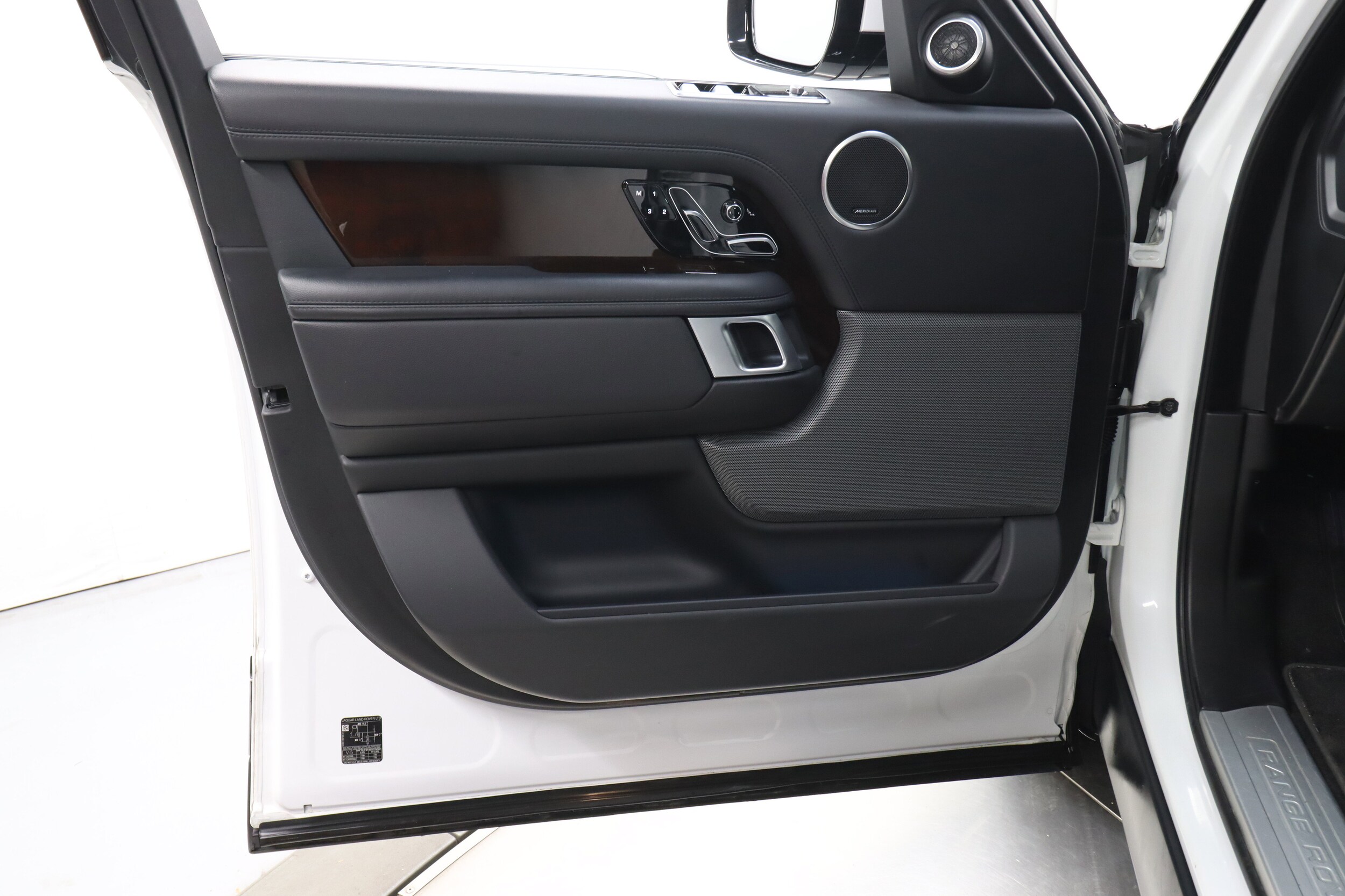 2021 Land Rover Range Rover 25