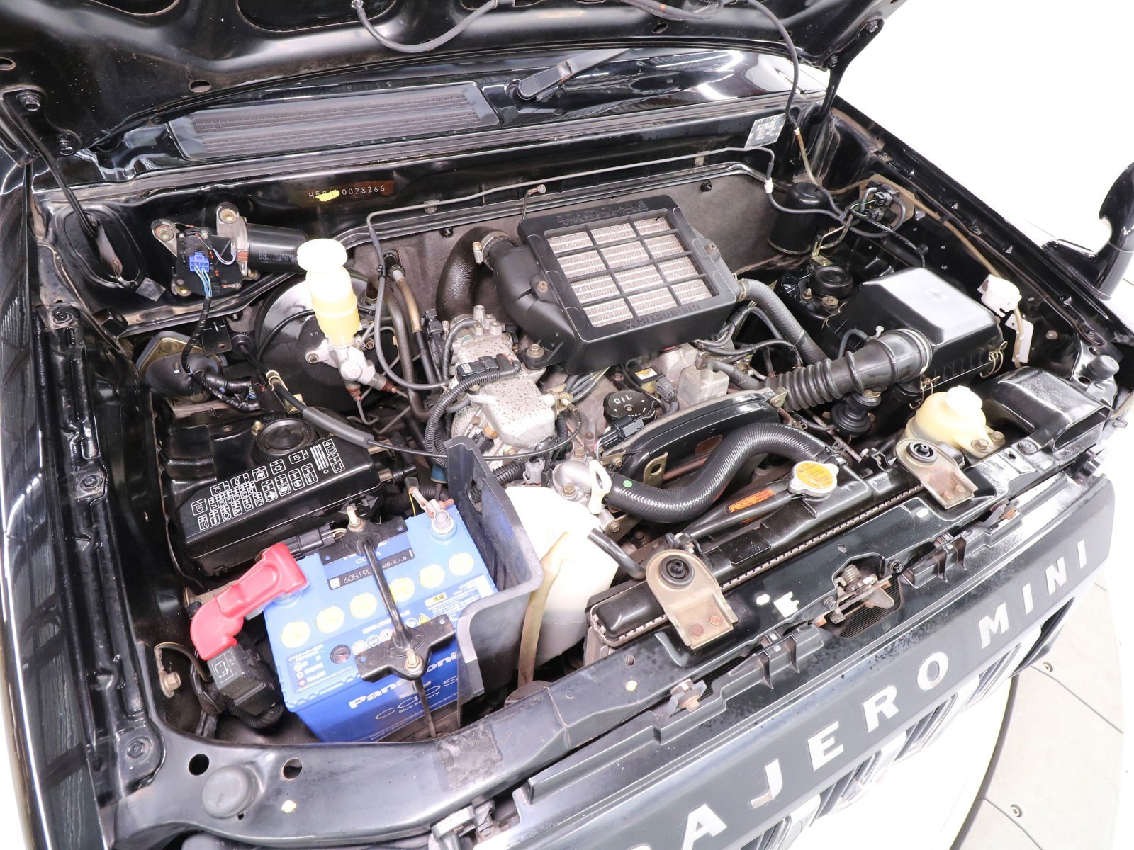 1999 Mitsubishi Pajero 25