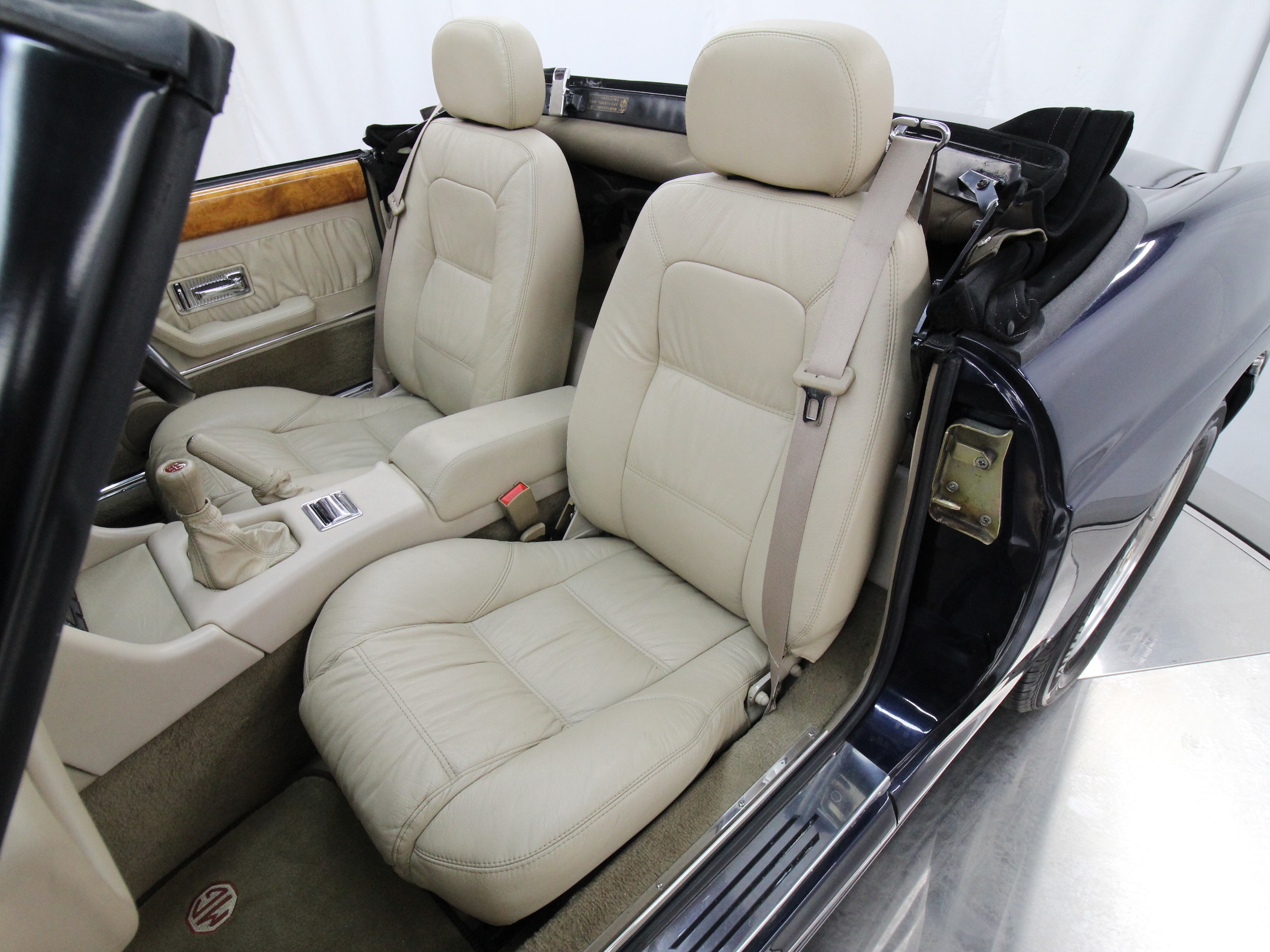 1994 Rover MG RV8 16