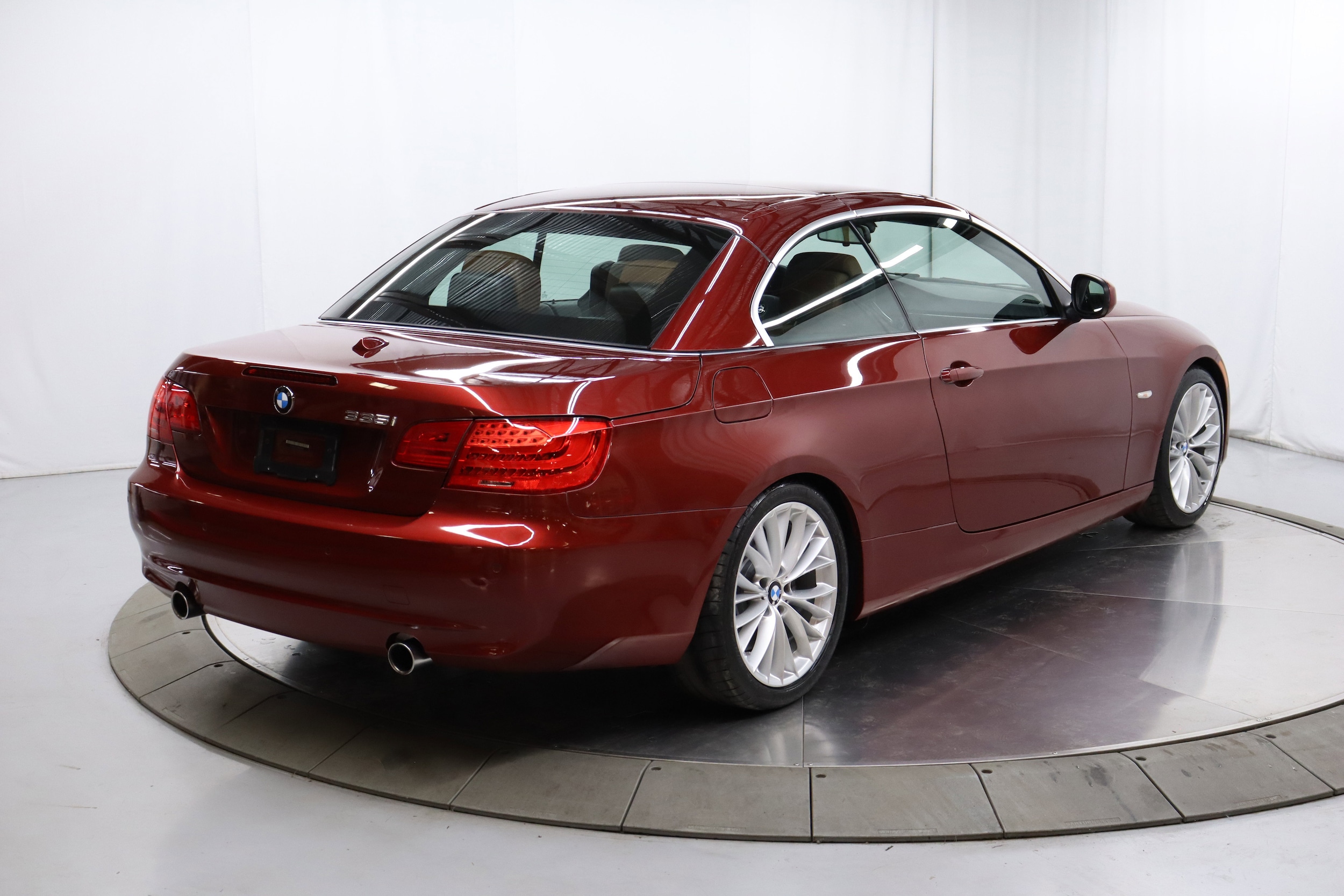 2011 BMW 3 Series 9