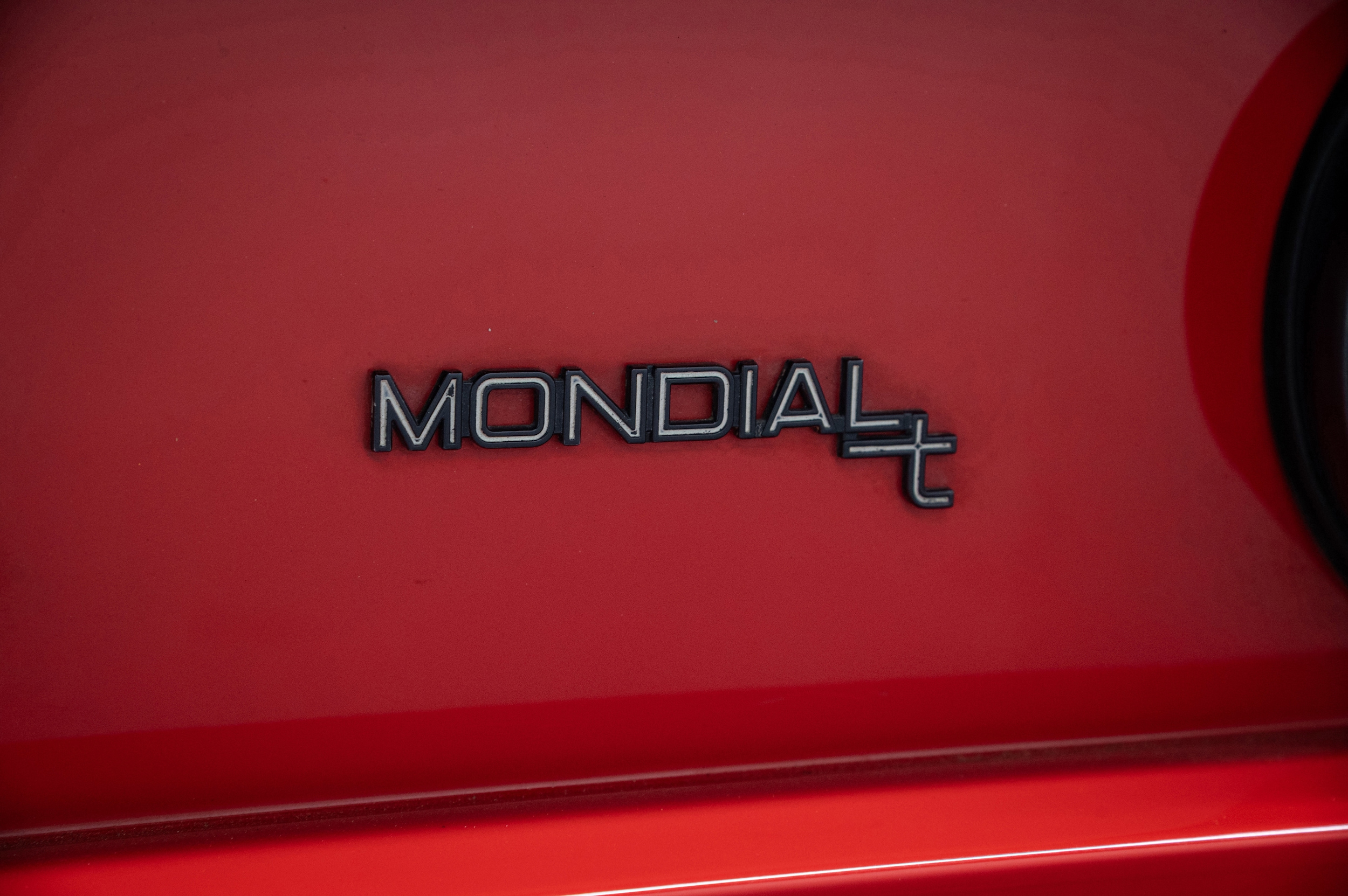 1991 Ferrari Mondial 81