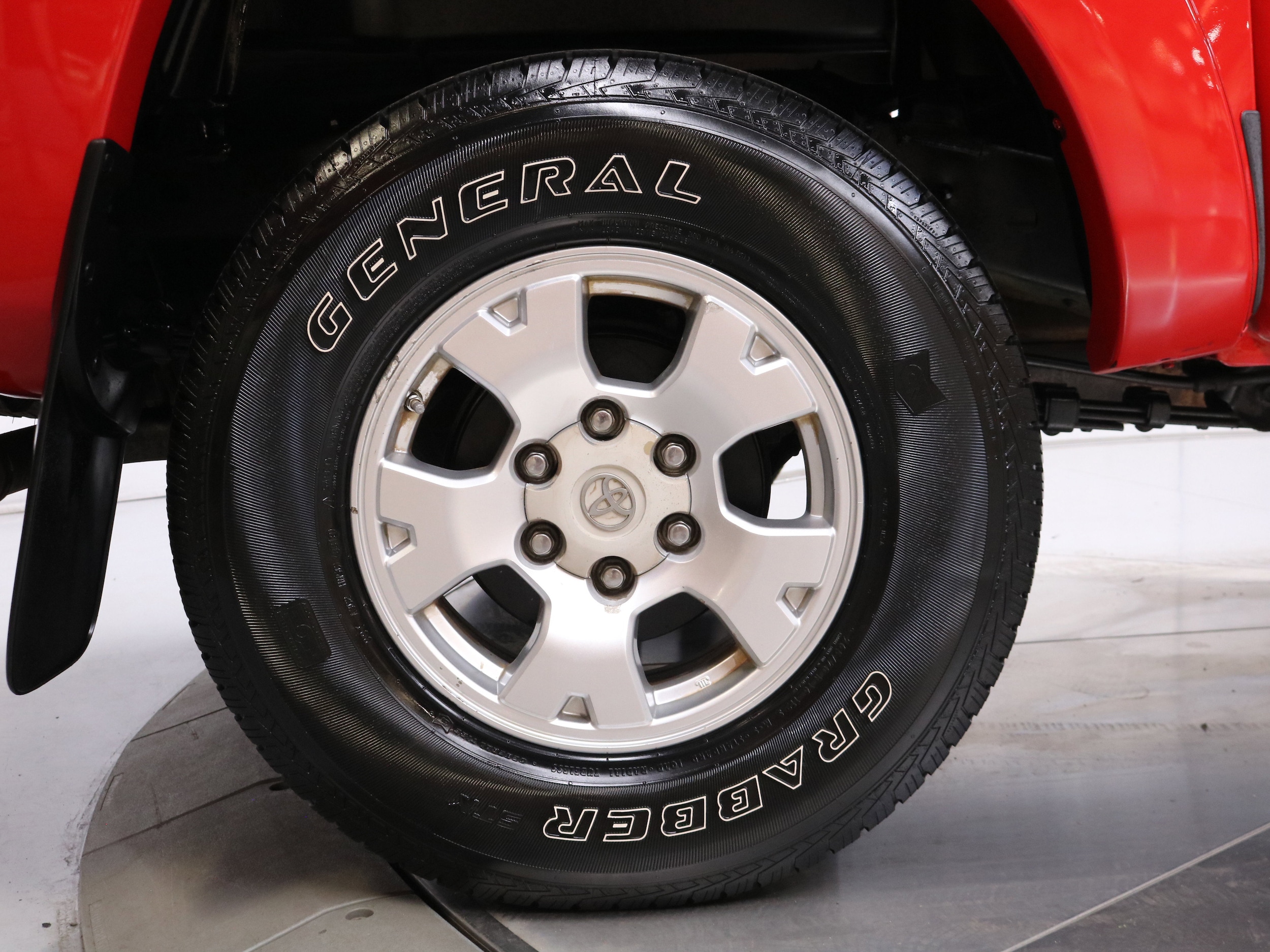 2007 Toyota Tacoma 32