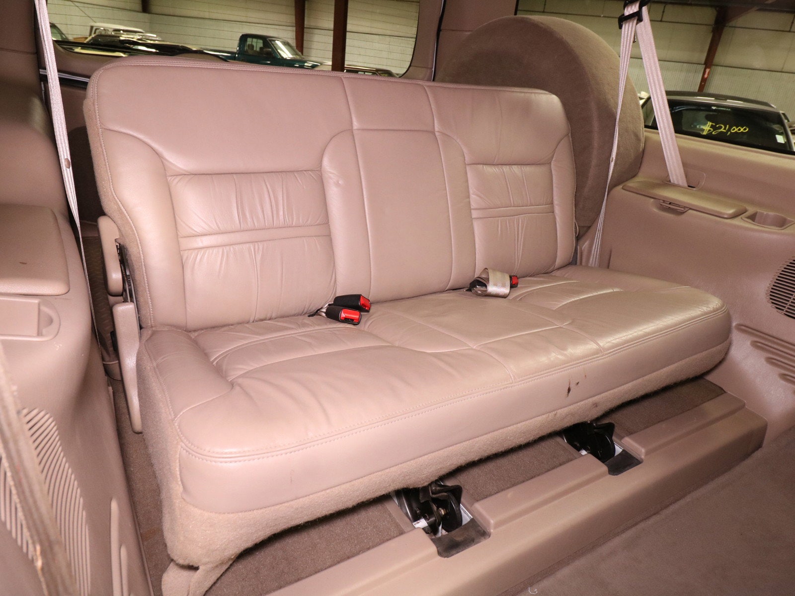 2000 Ford Excursion 19