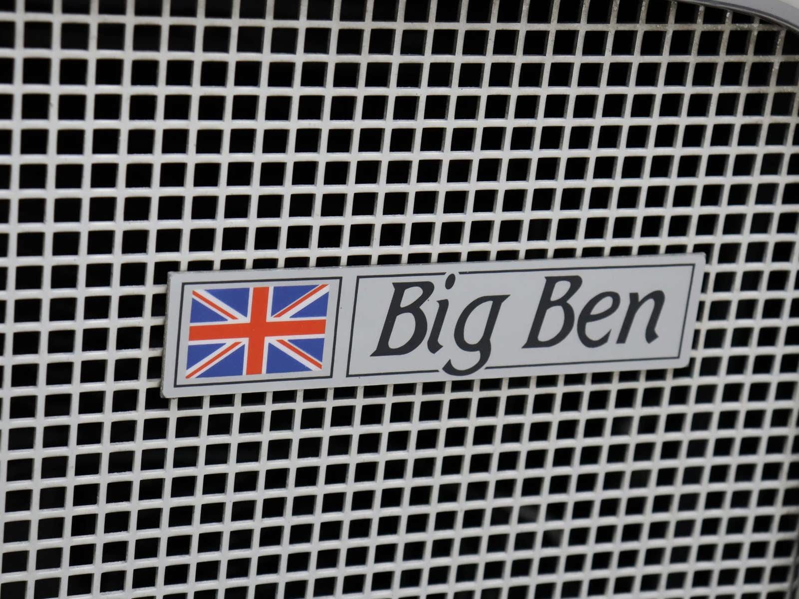 1993 Carbodies Big Ben 69
