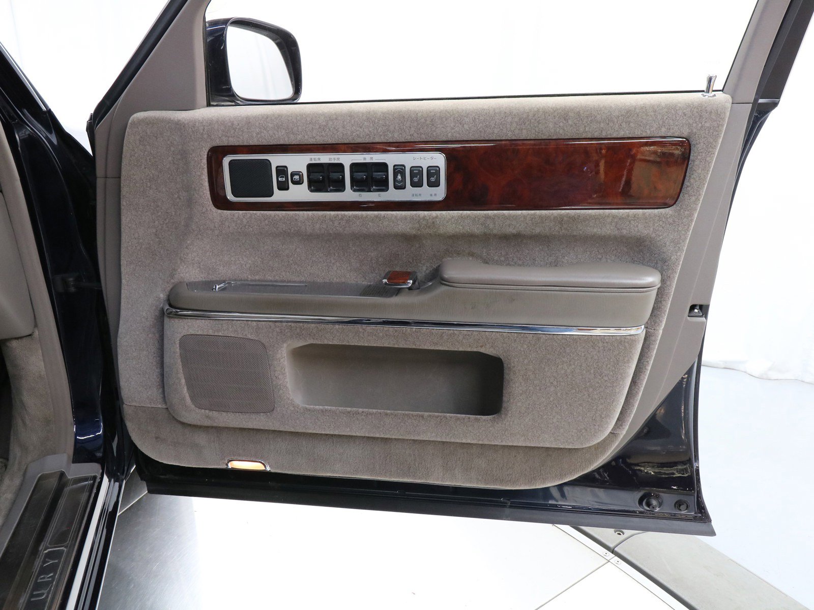 1997 Toyota Century 25