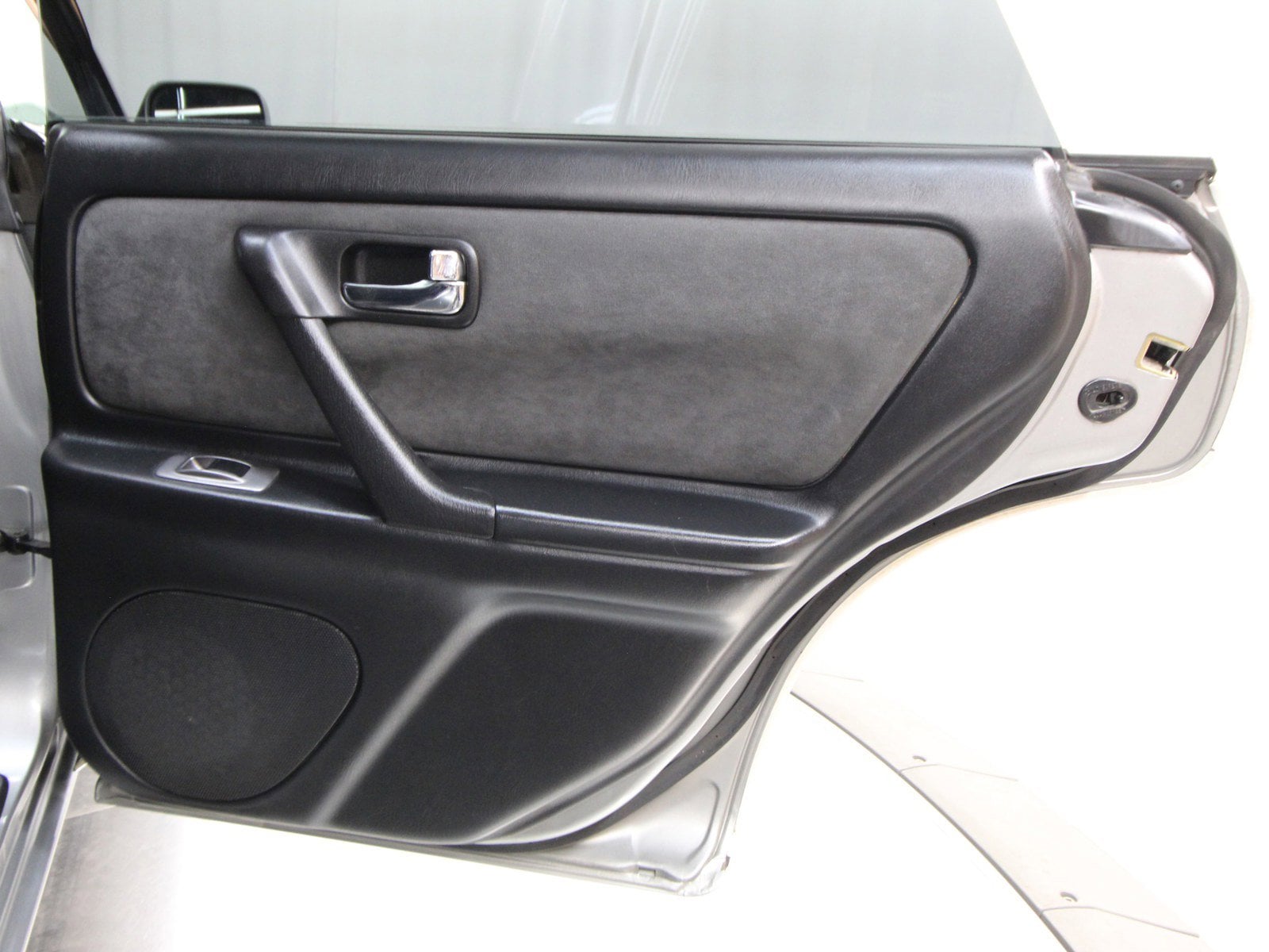 1997 Nissan Stagea 23