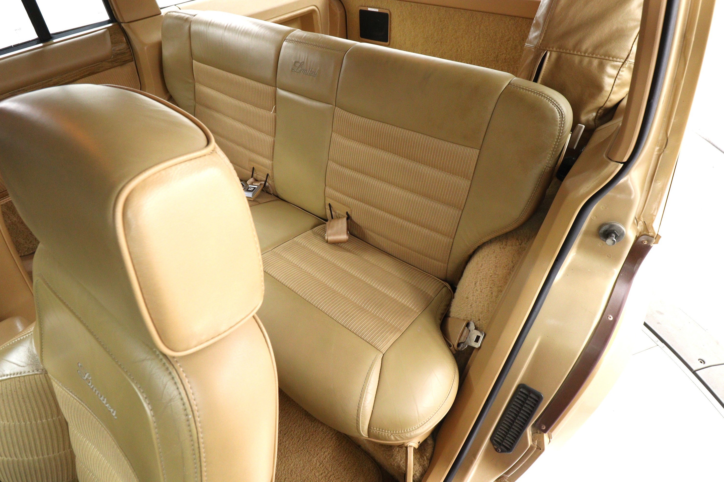 1987 Jeep Wagoneer 17