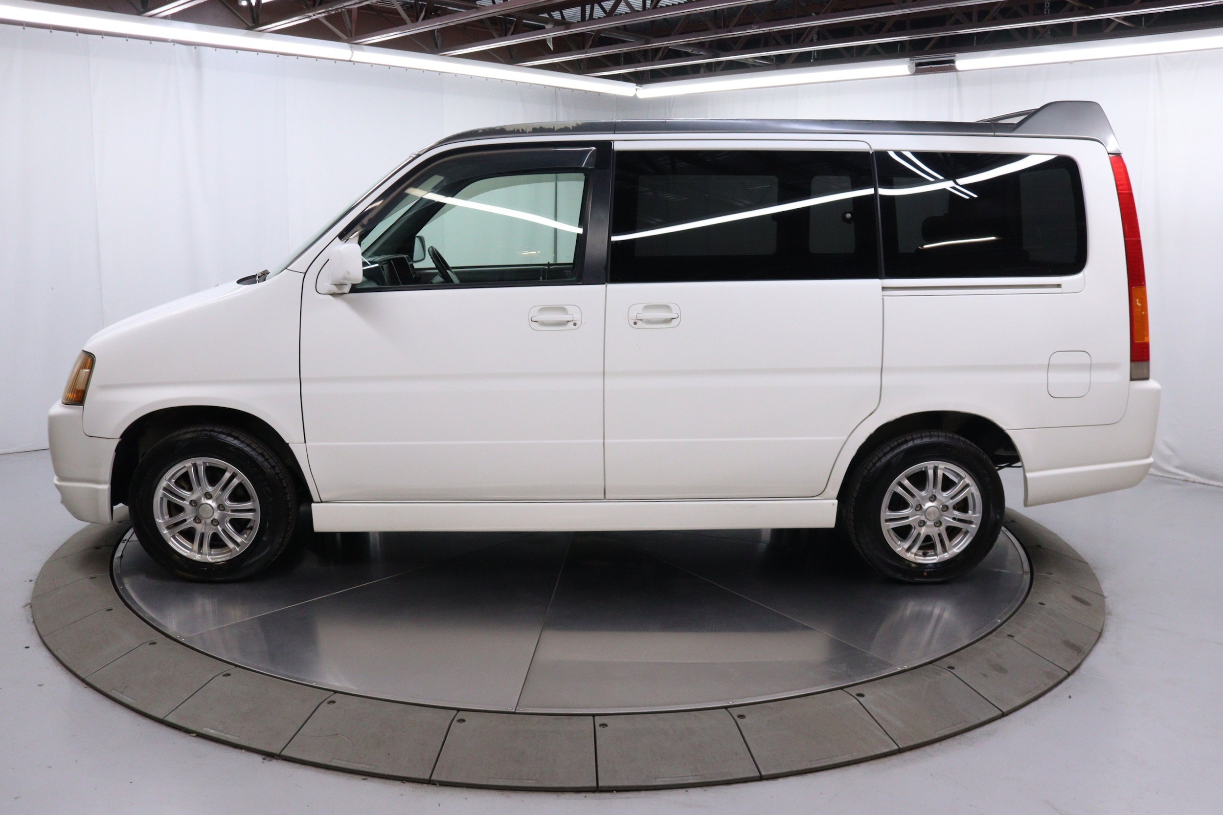 1999 Honda Stepwgn 4