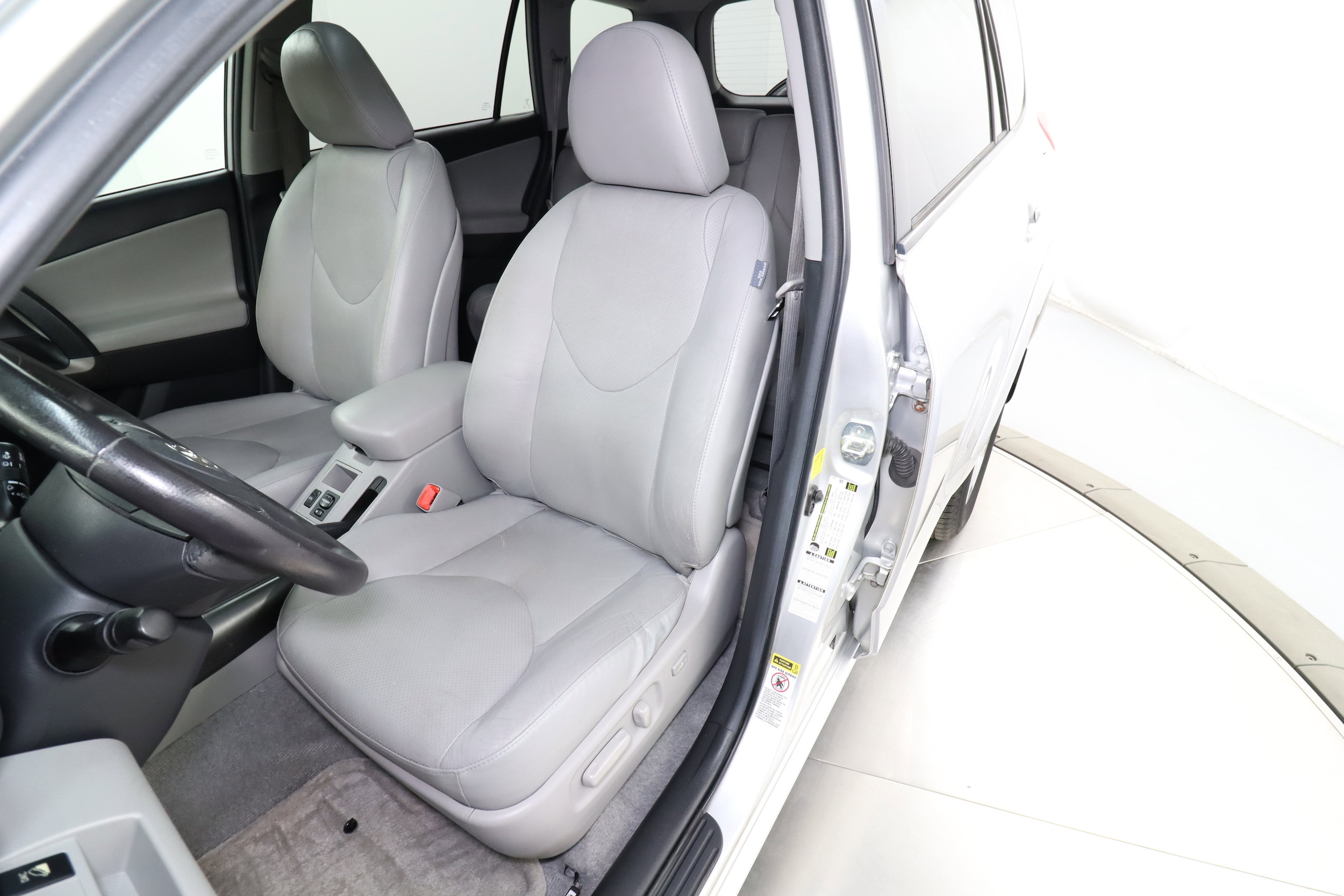 2011 Toyota RAV4 16