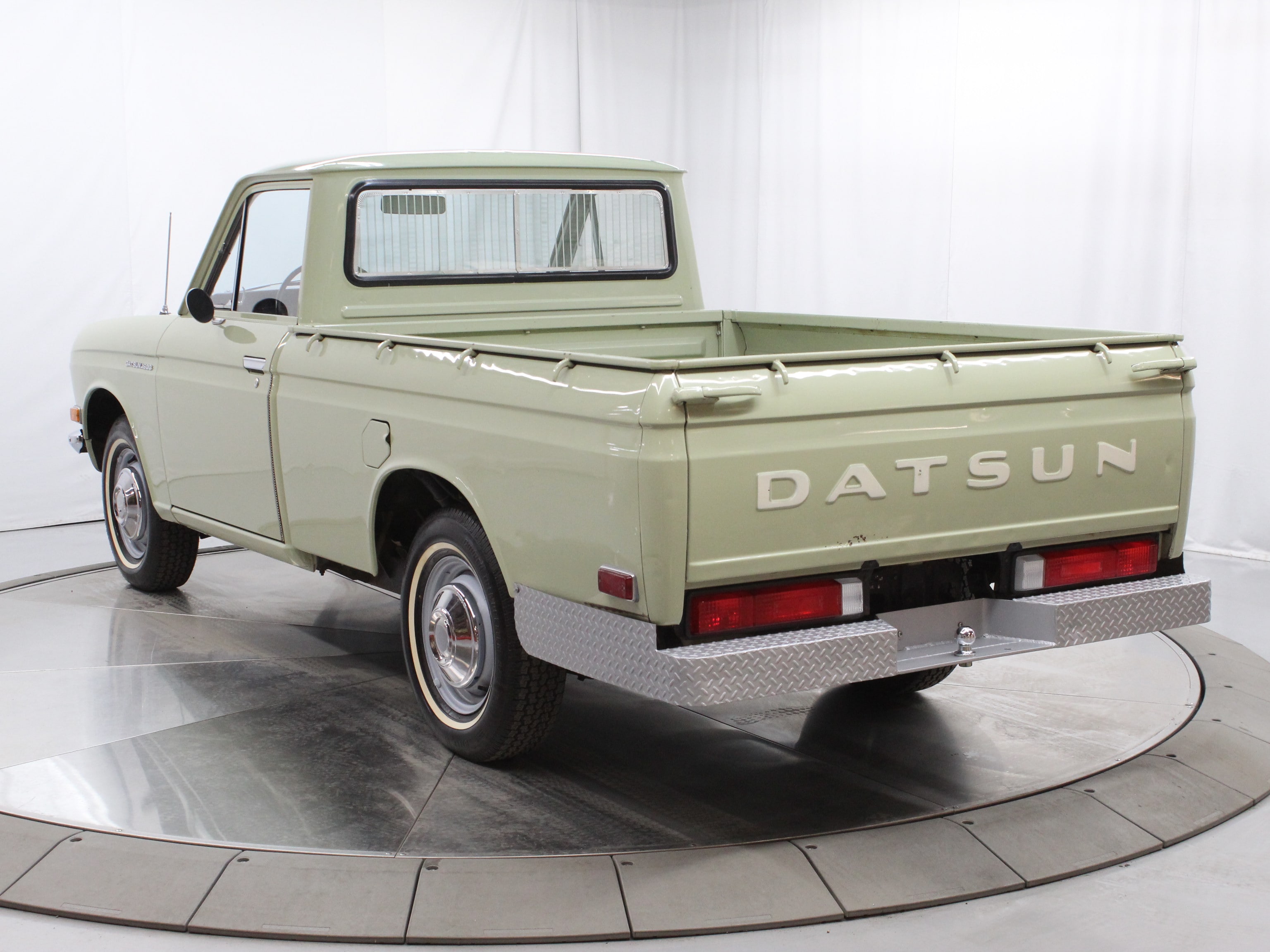 1971 Datsun 1600 5