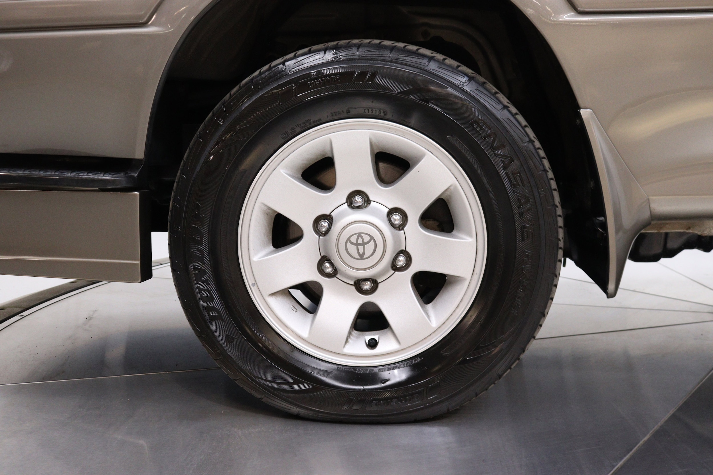 1997 Toyota Hiace 31