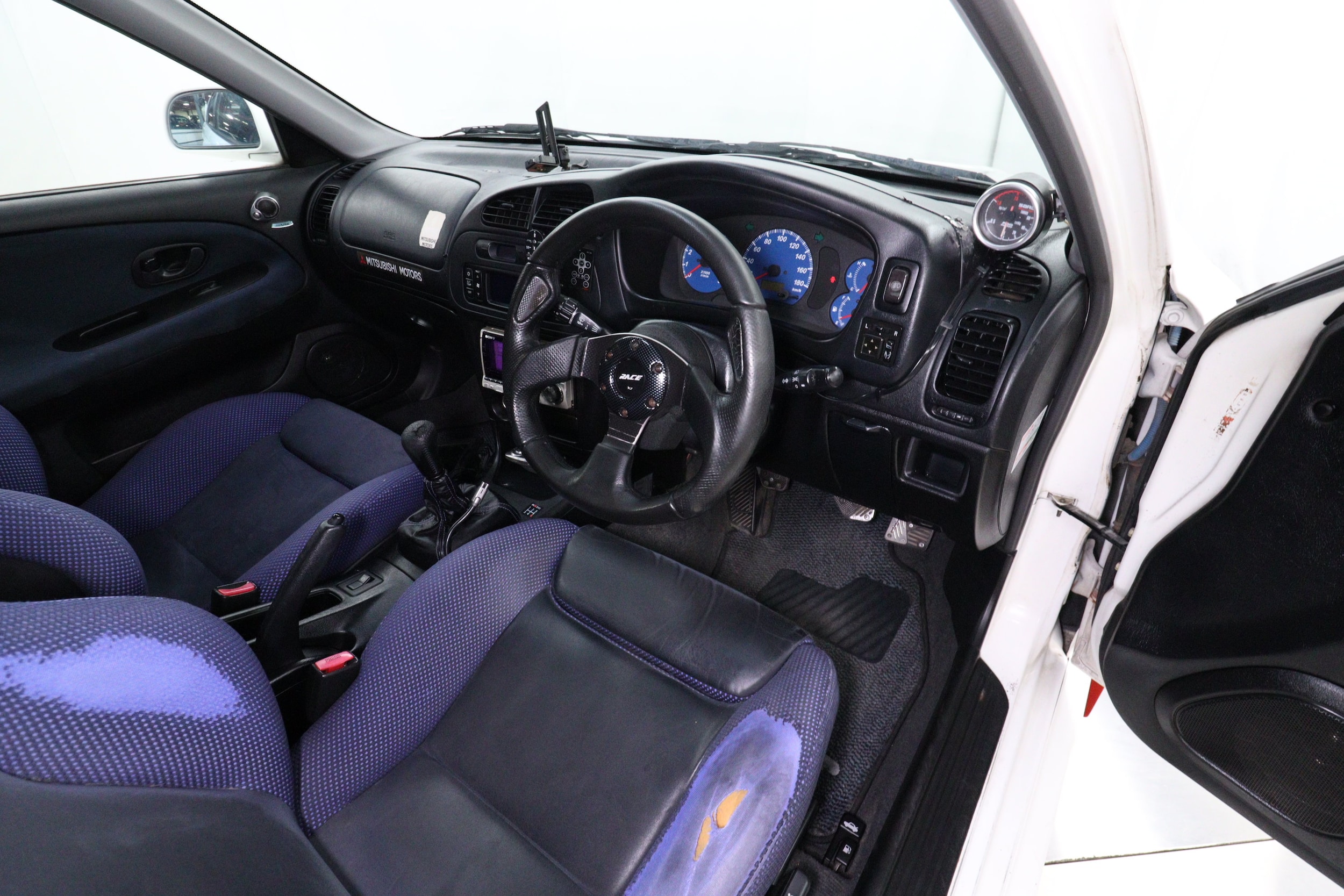 1999 Mitsubishi Lancer 9