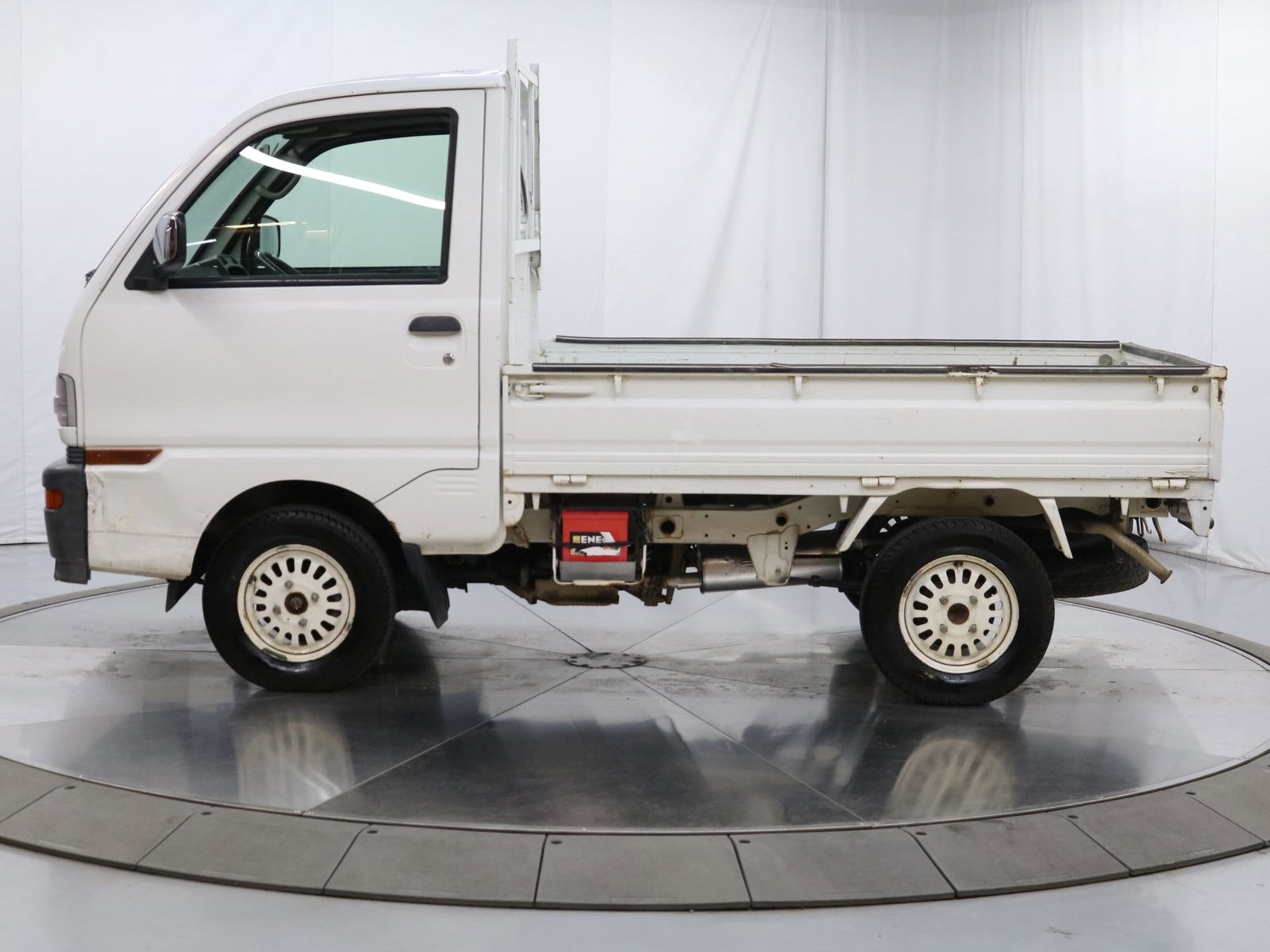 1997 Mitsubishi Minicab 4