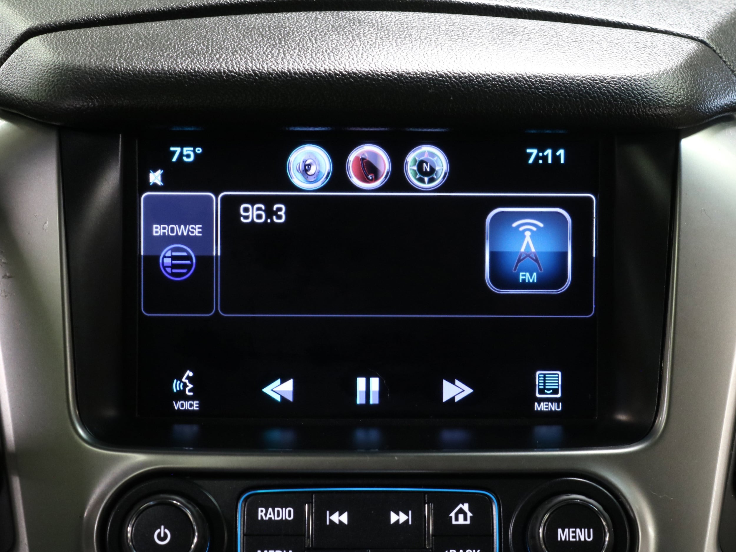 2015 Chevrolet Suburban 12