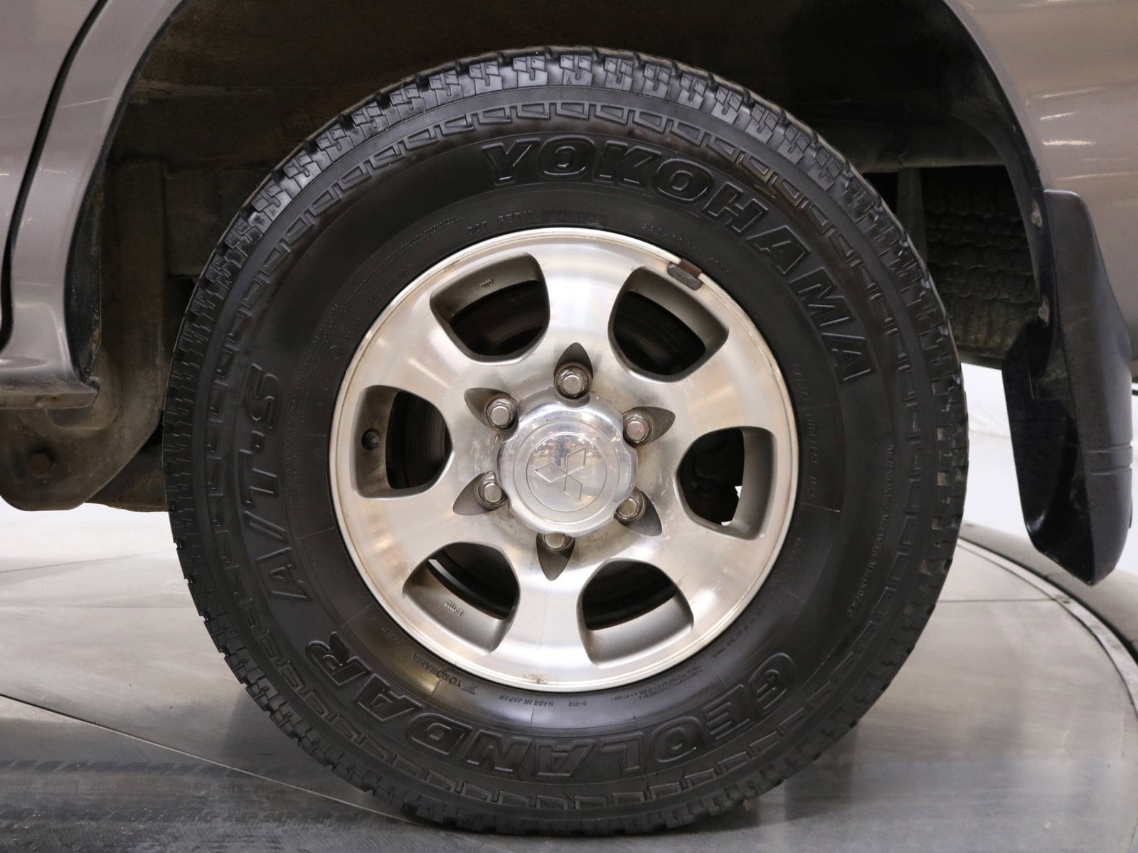 1997 Mitsubishi Delica 29