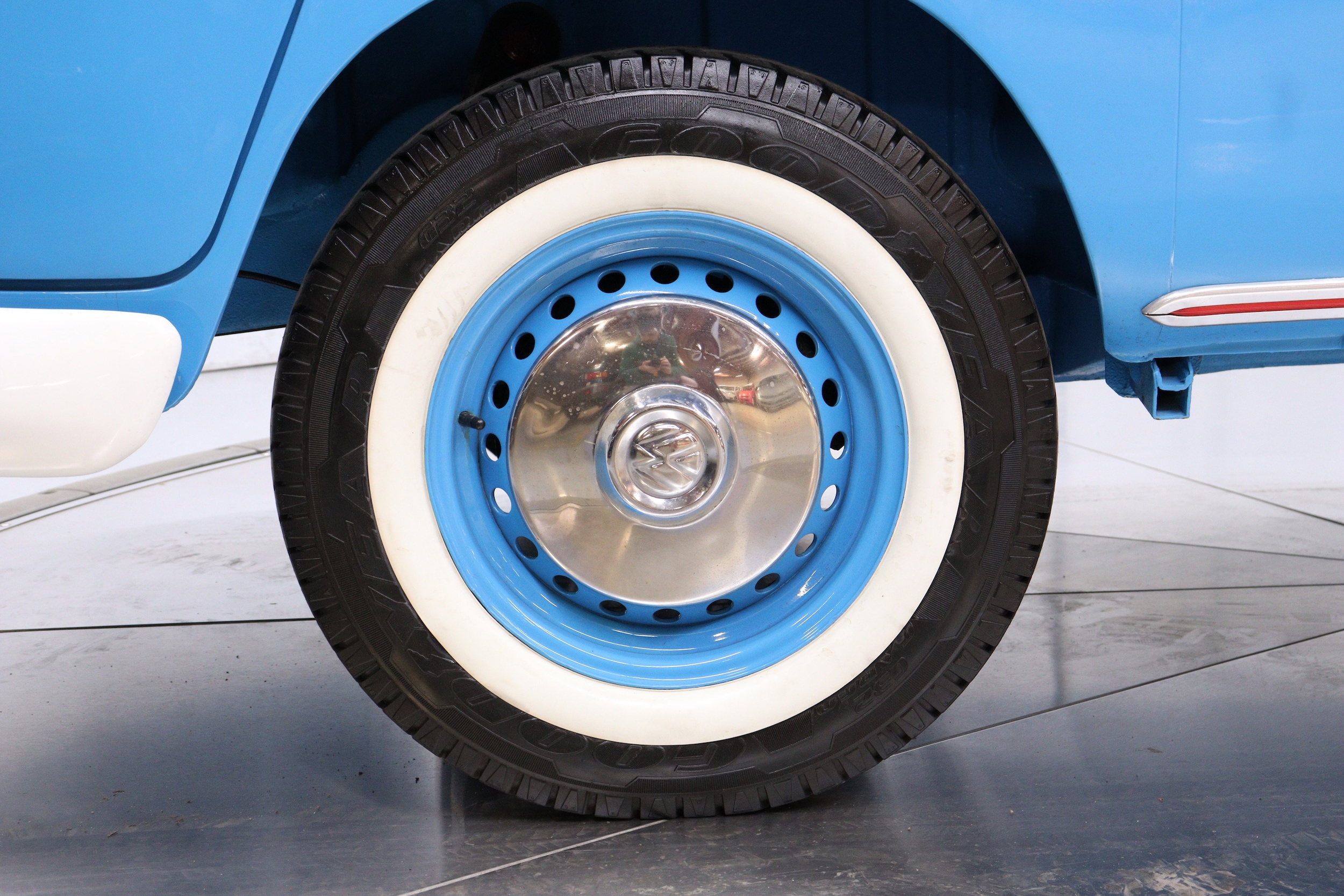 1972 Volkswagen Bus 26