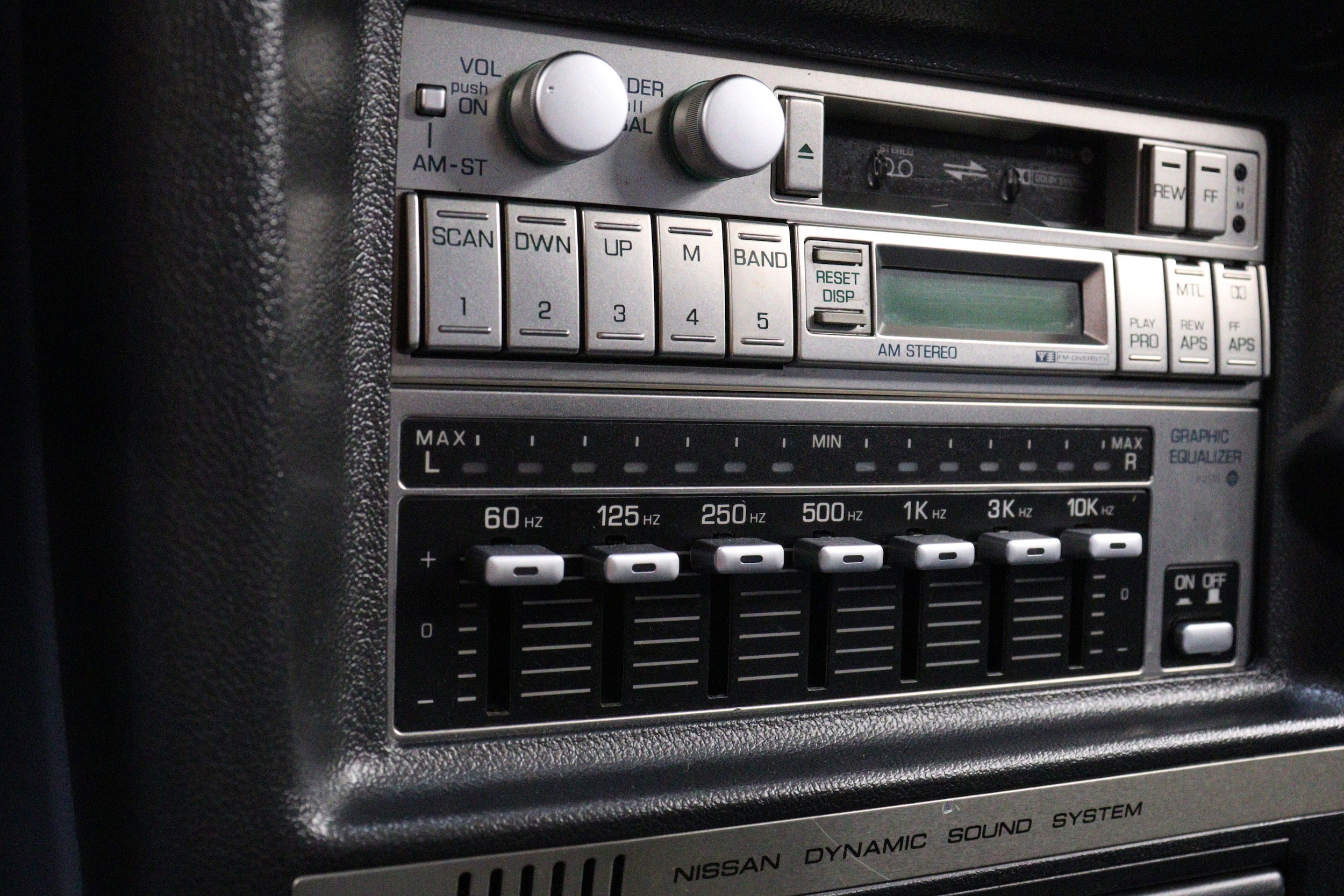 1987 Nissan Maxima 12