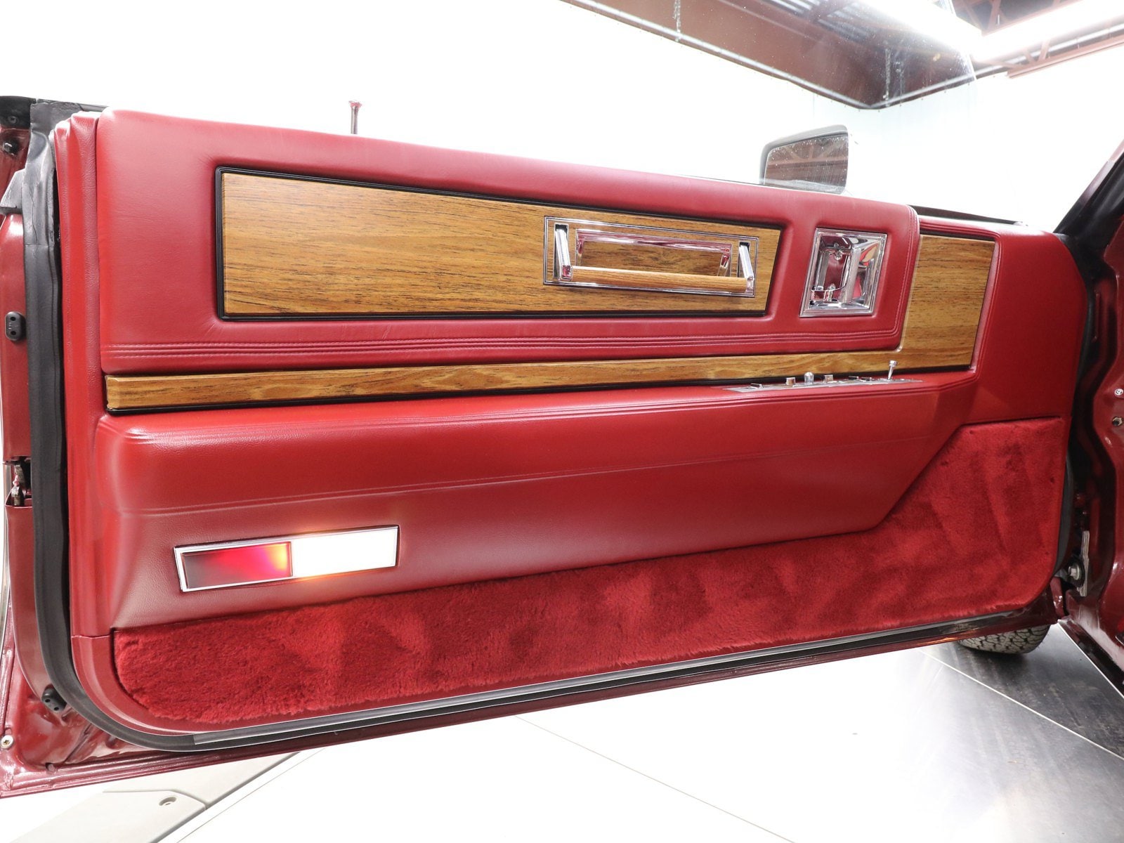 1985 Cadillac Biarritz 20