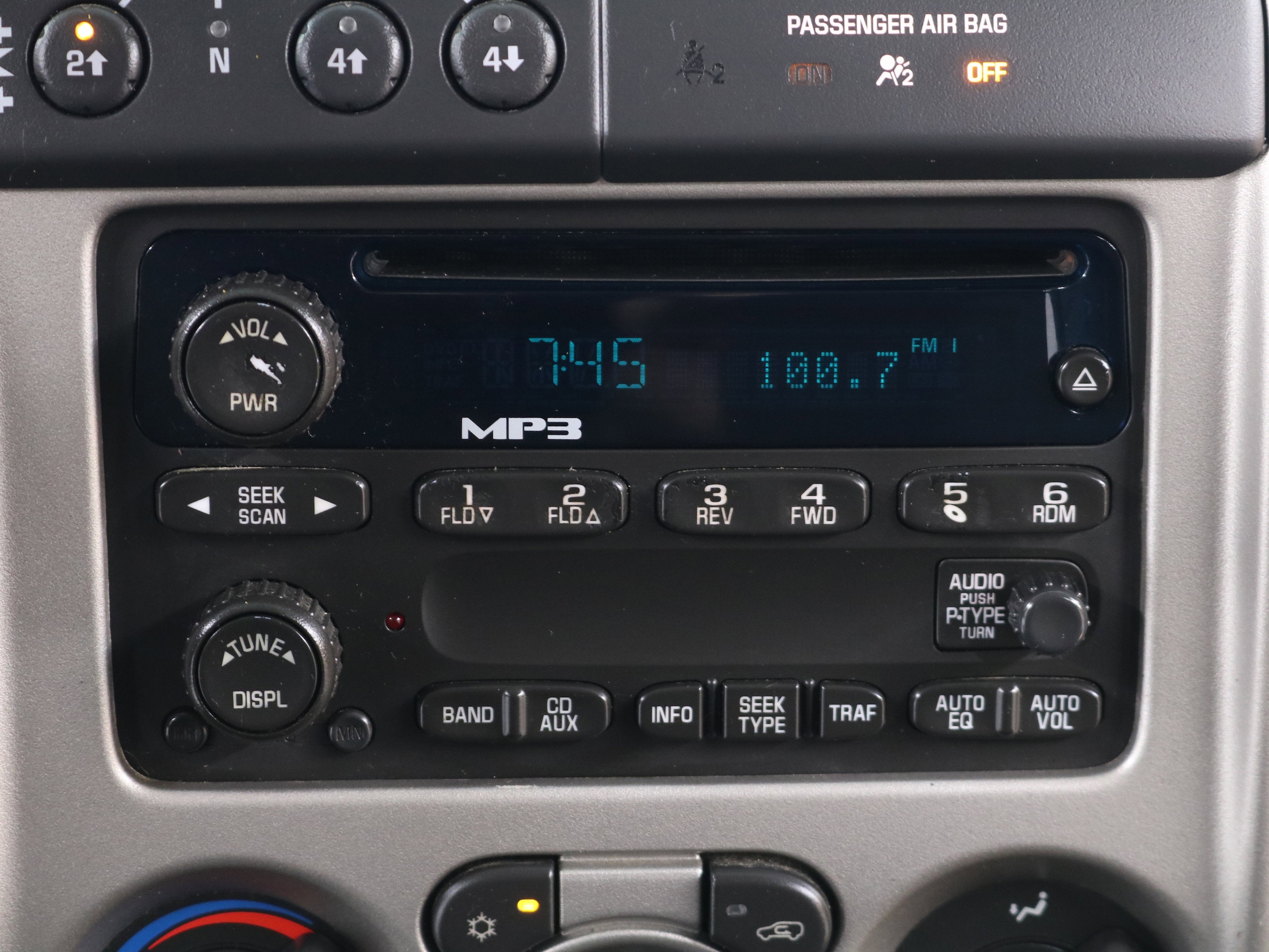 2007 Chevrolet Colorado 12