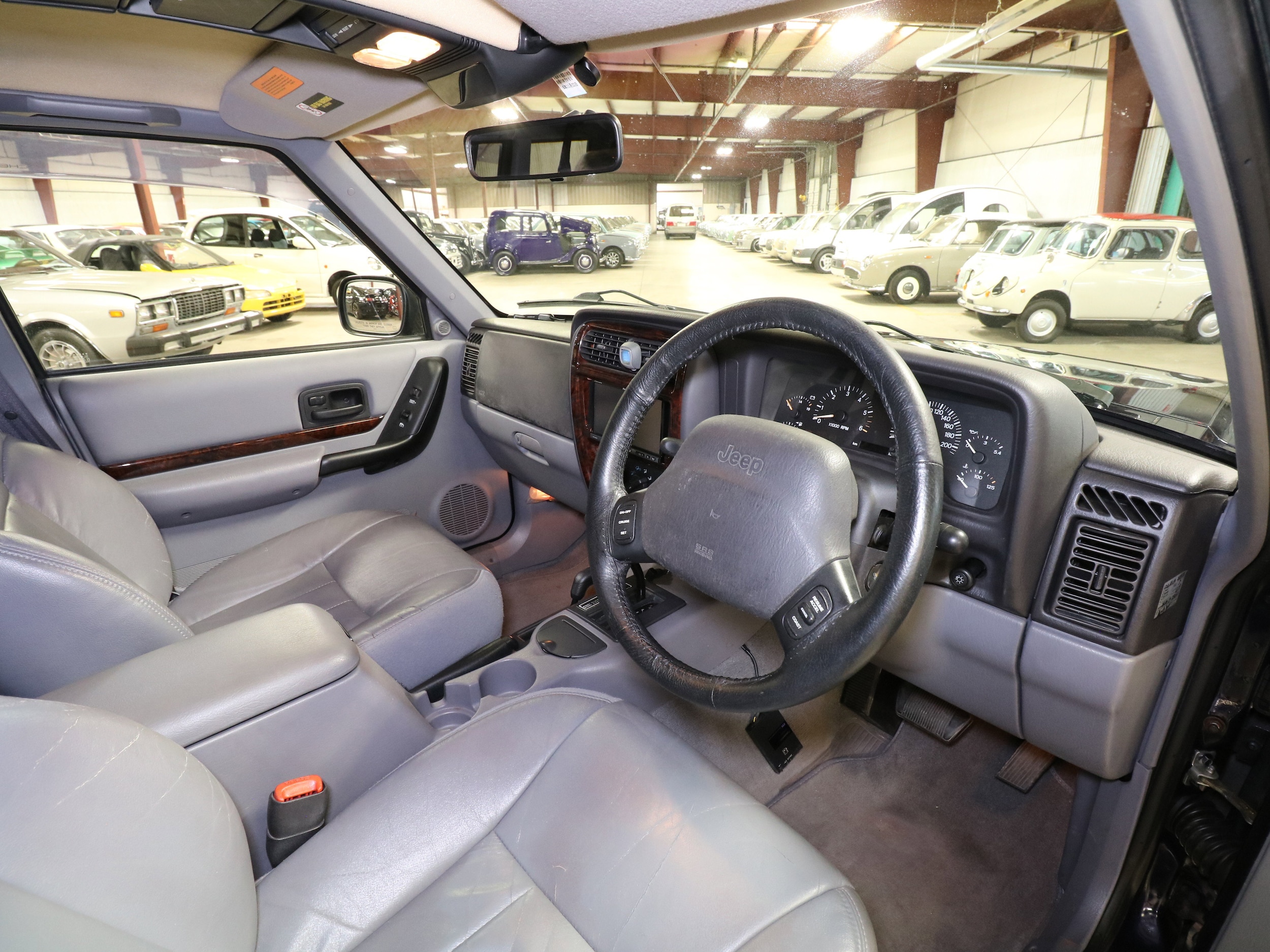 1999 Jeep Cherokee 9