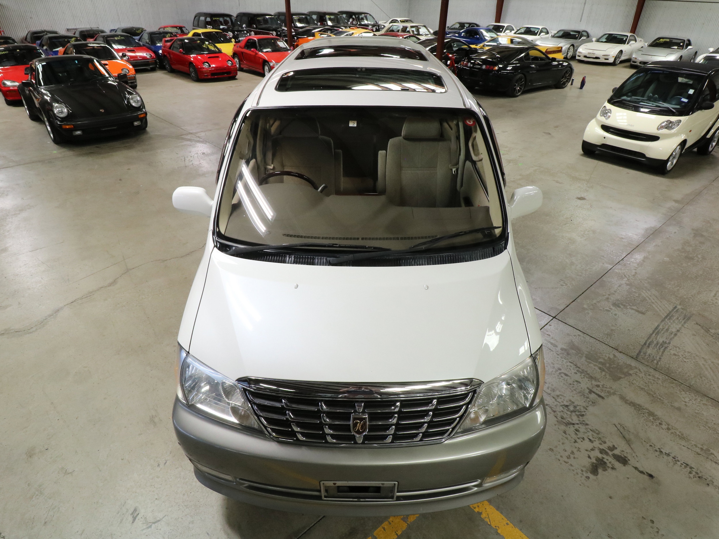 2000 Toyota Grand Hiace 44