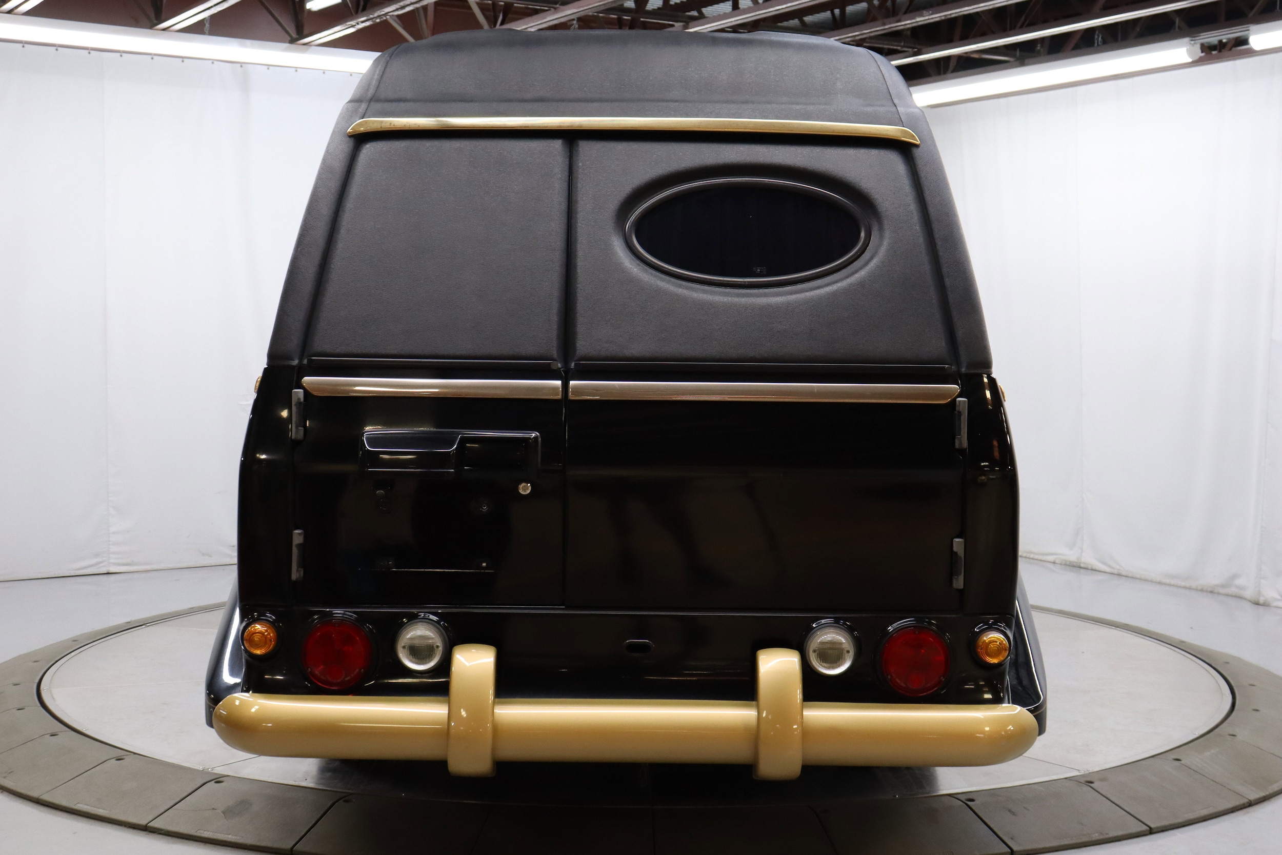 1995 Nissan Safari 8