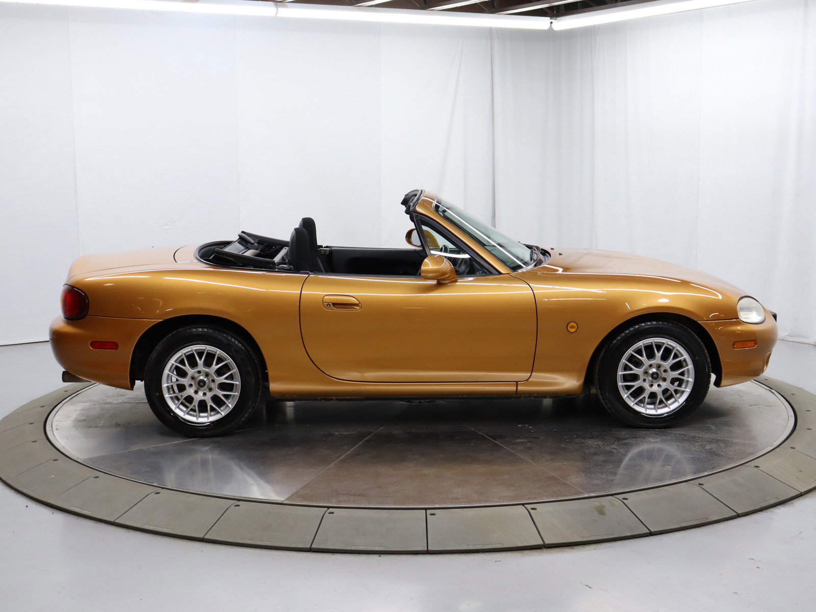 1998 Mazda Eunos Roadster 8