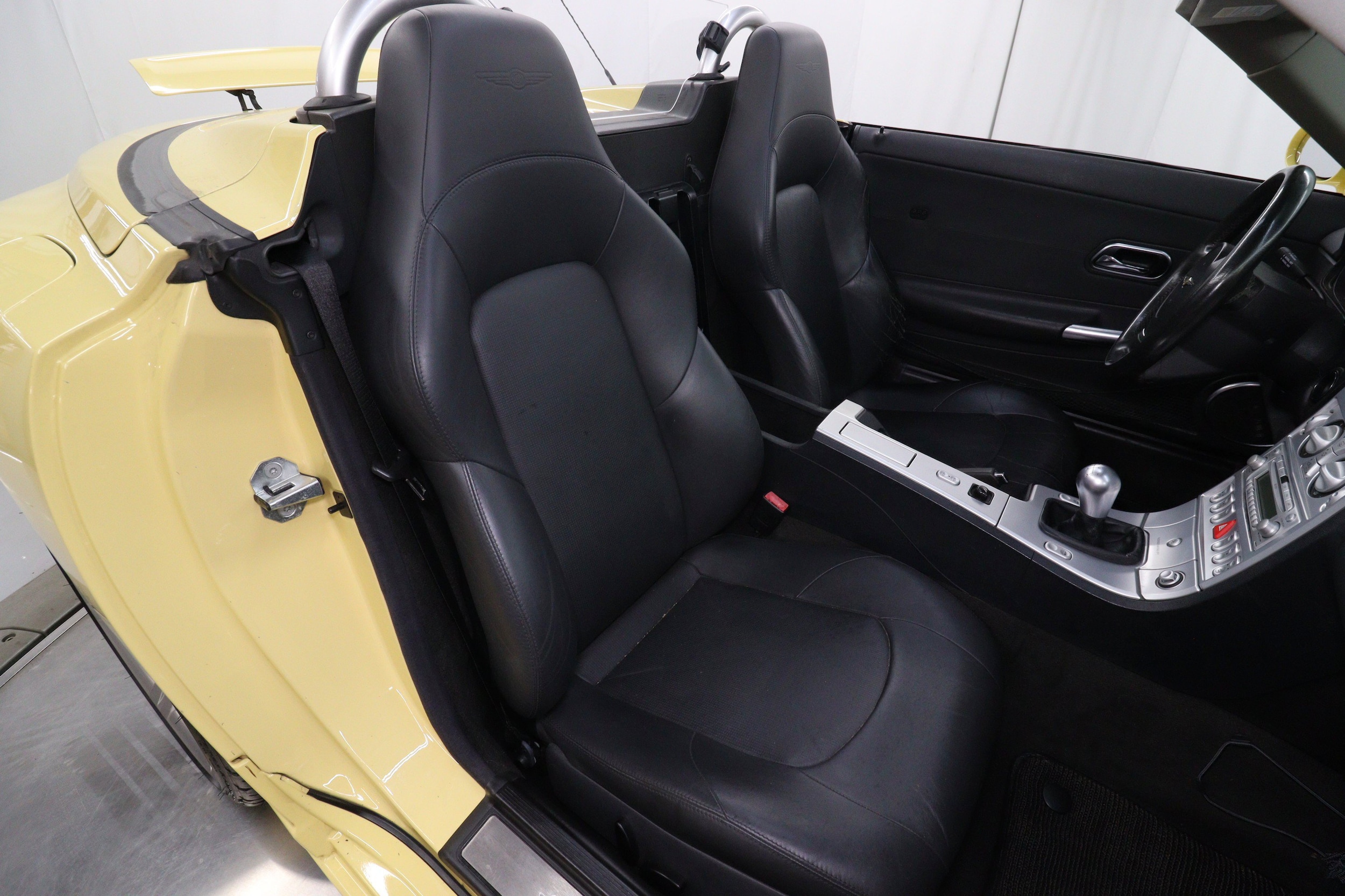 2005 Chrysler Crossfire 28