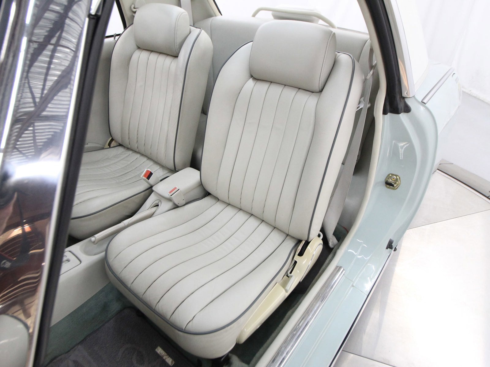 1991 Nissan Figaro 17