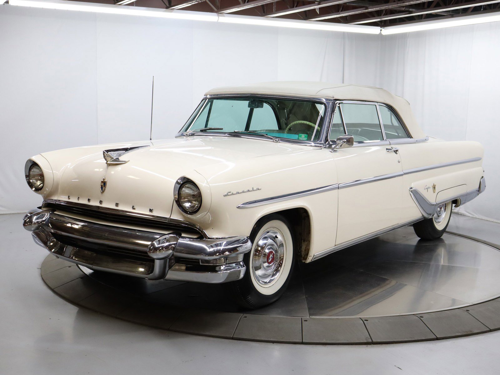 1955 Lincoln Capri 4