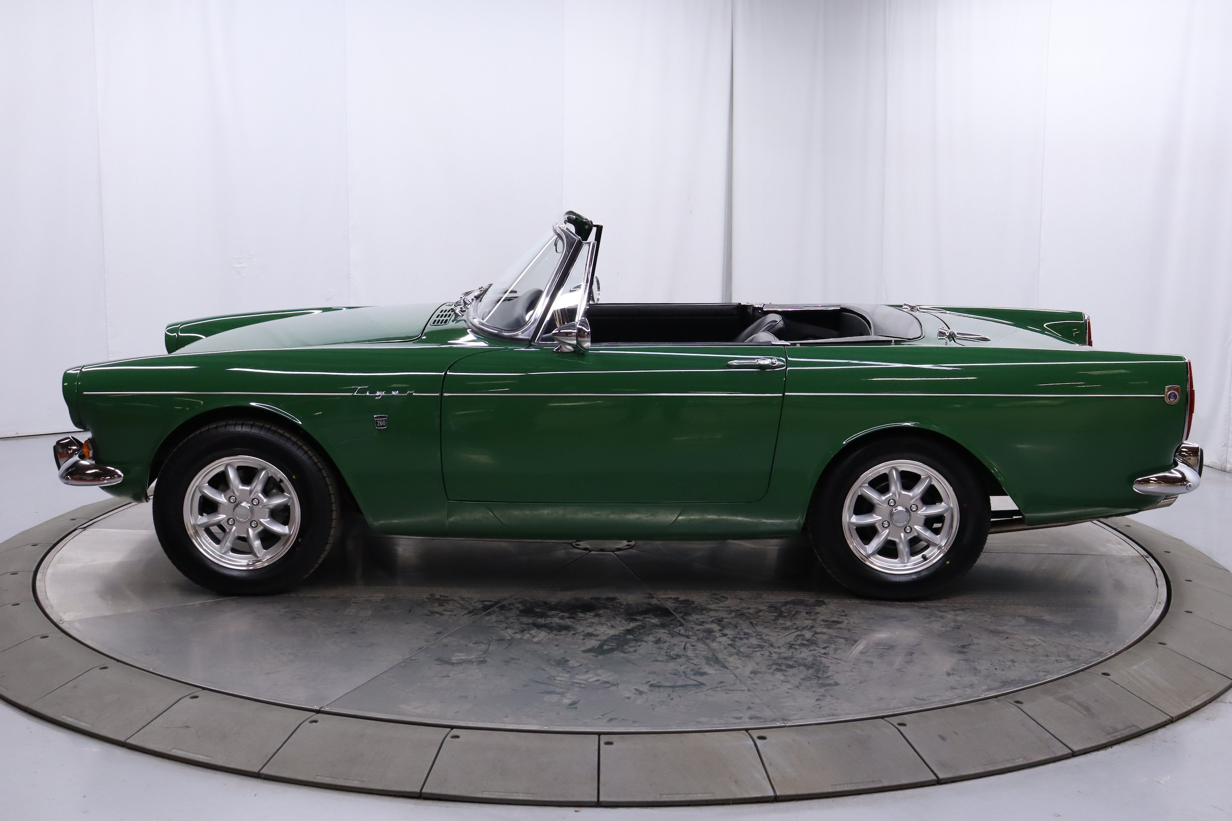 1964 Sunbeam Tiger 26