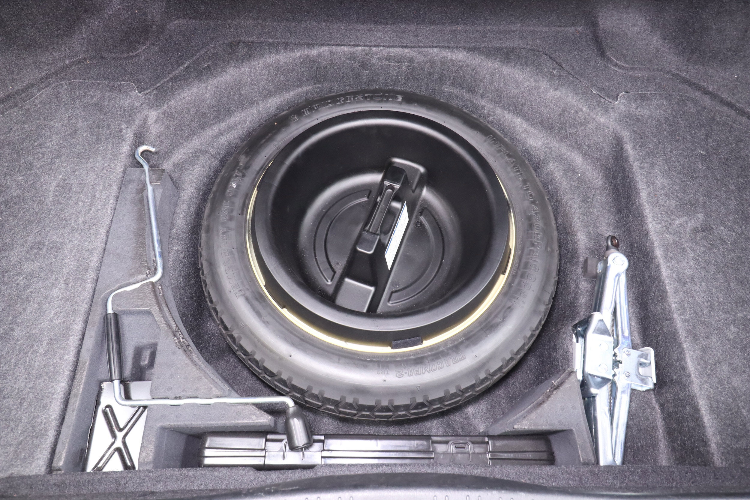 1999 Toyota Celsior 29