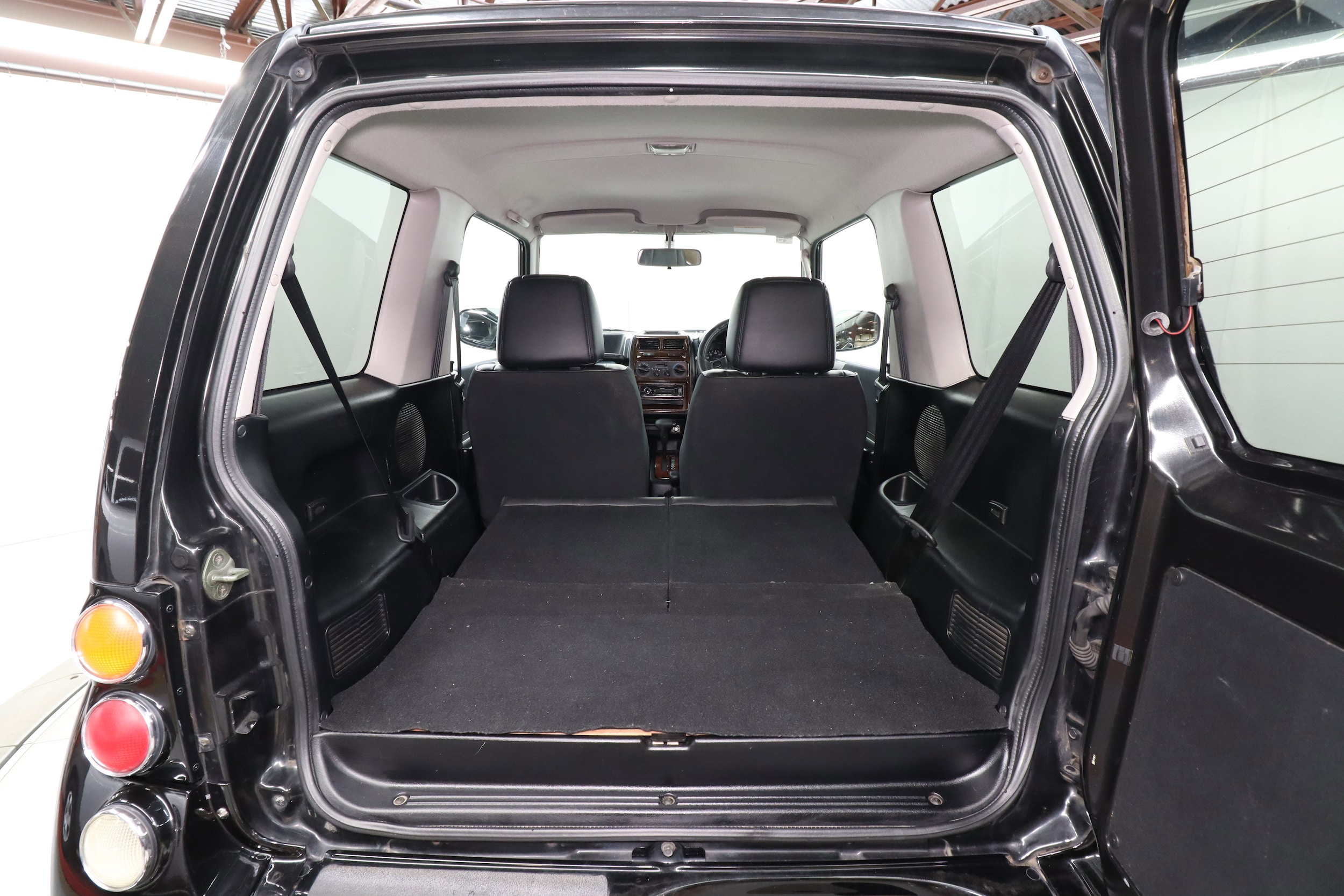 1998 Mitsubishi Pajero Jr 31