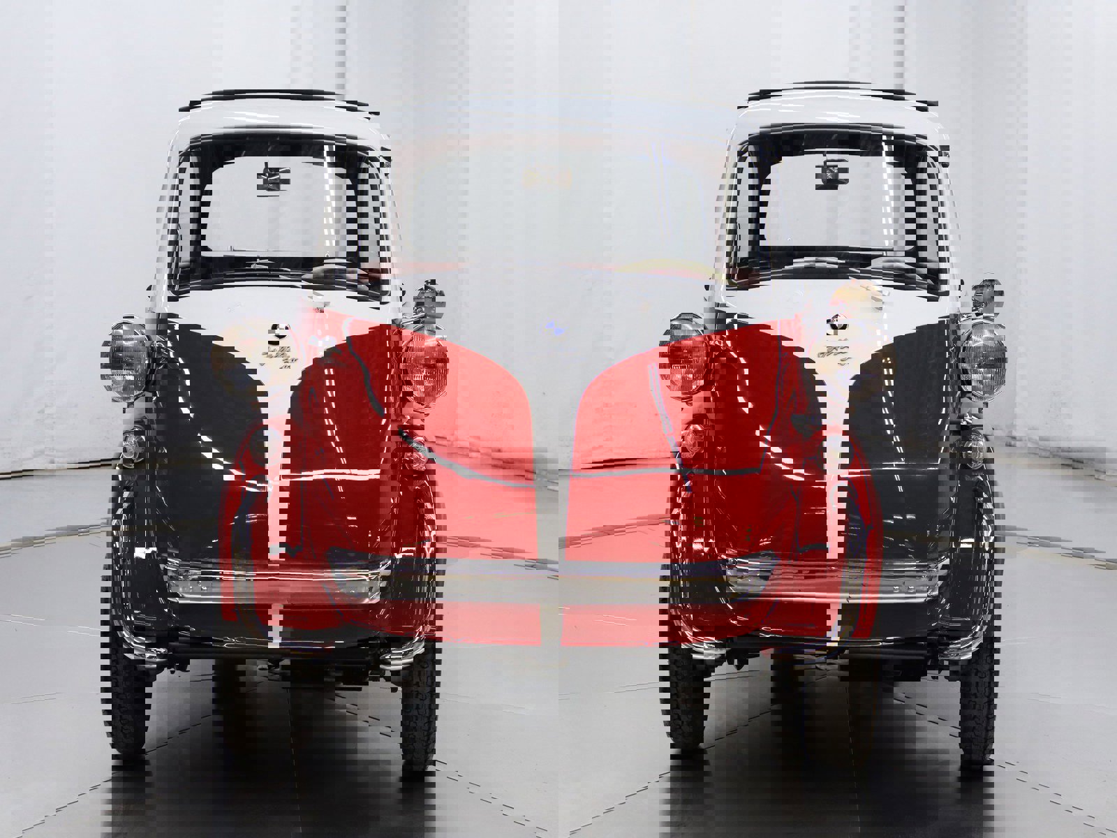 1957 BMW Isetta 3