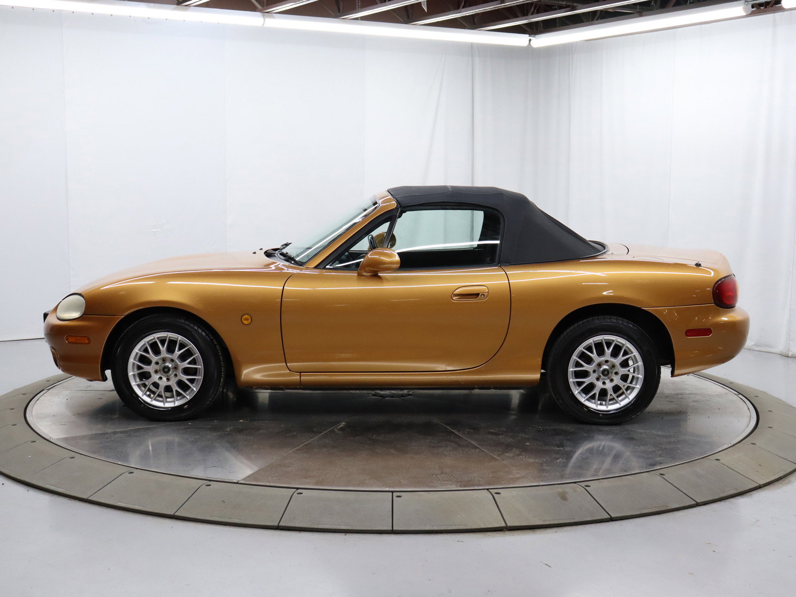 1998 Mazda Eunos Roadster 12