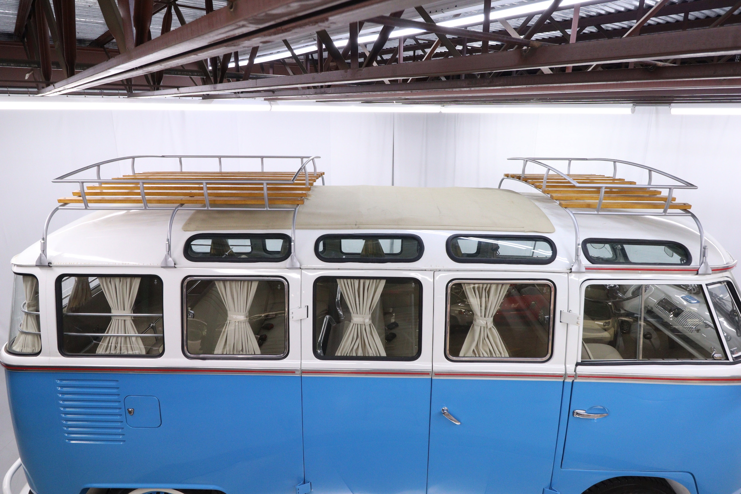 1972 Volkswagen Bus 44