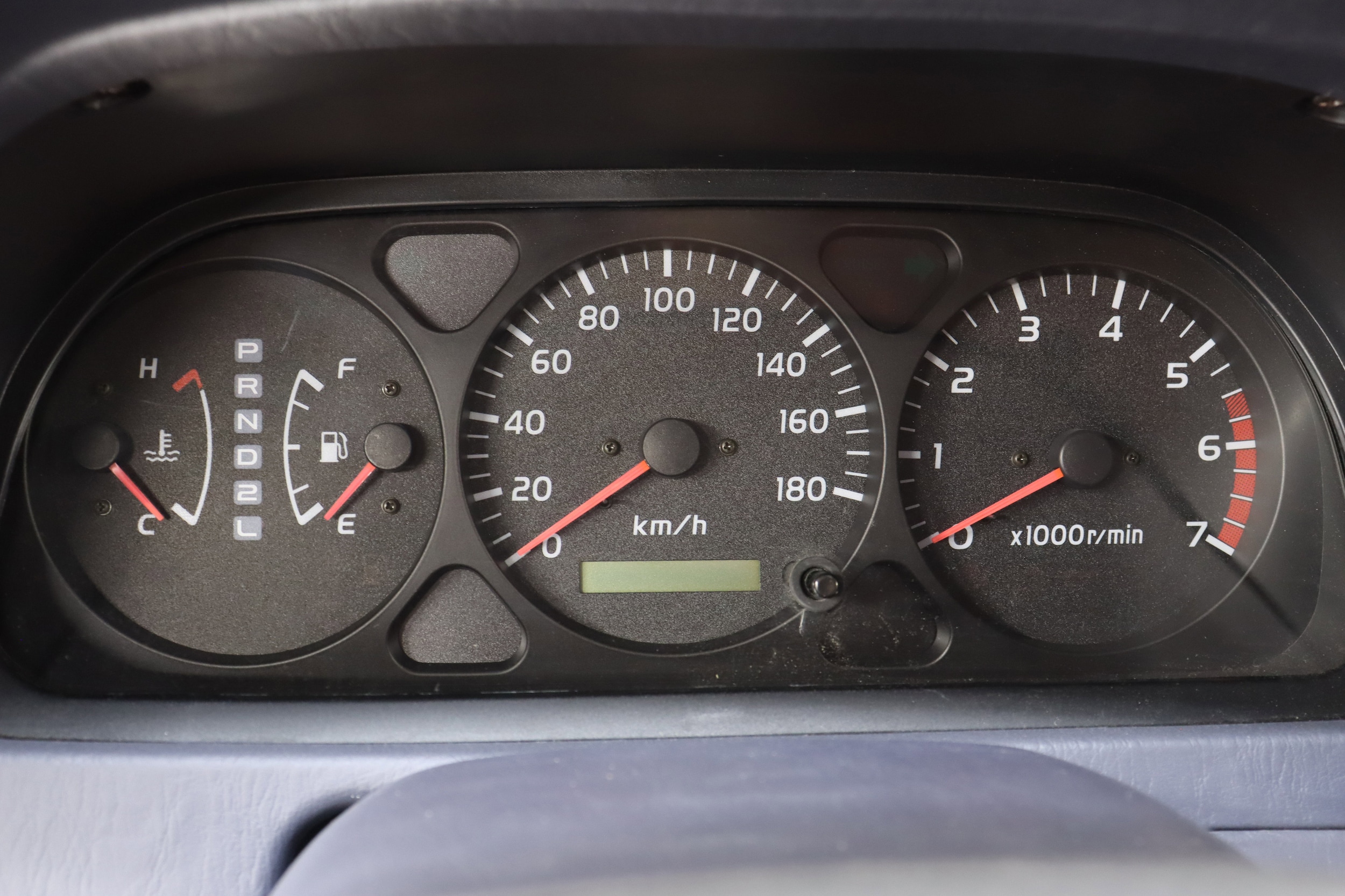 1999 Toyota Land Cruiser Prado 11