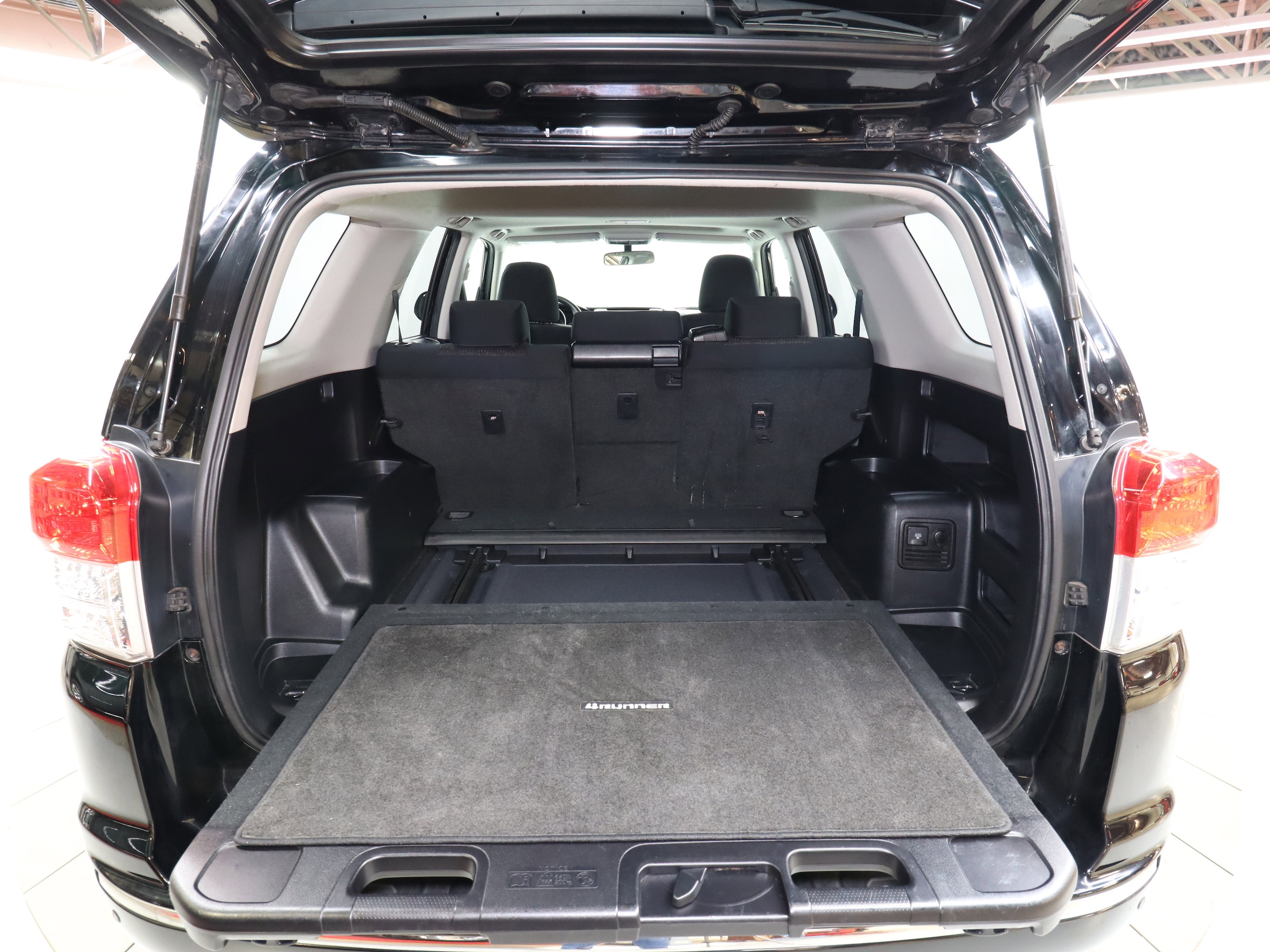 2010 Toyota 4Runner 33